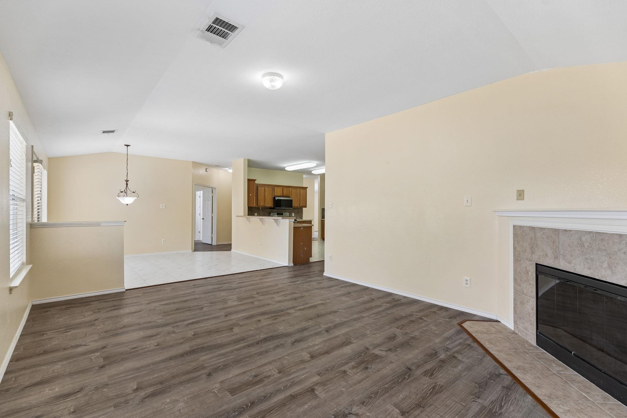 1512 Sweet Leaf LN