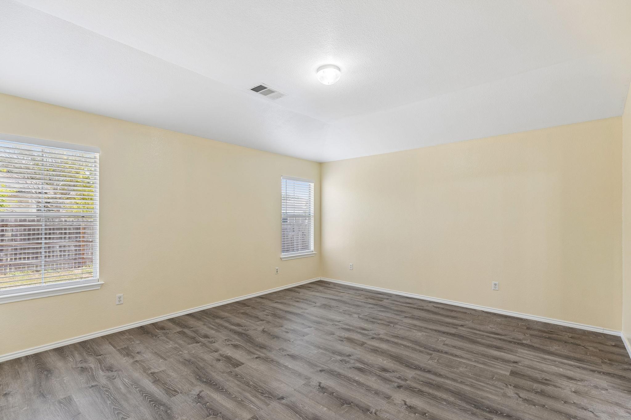 1512 Sweet Leaf LN