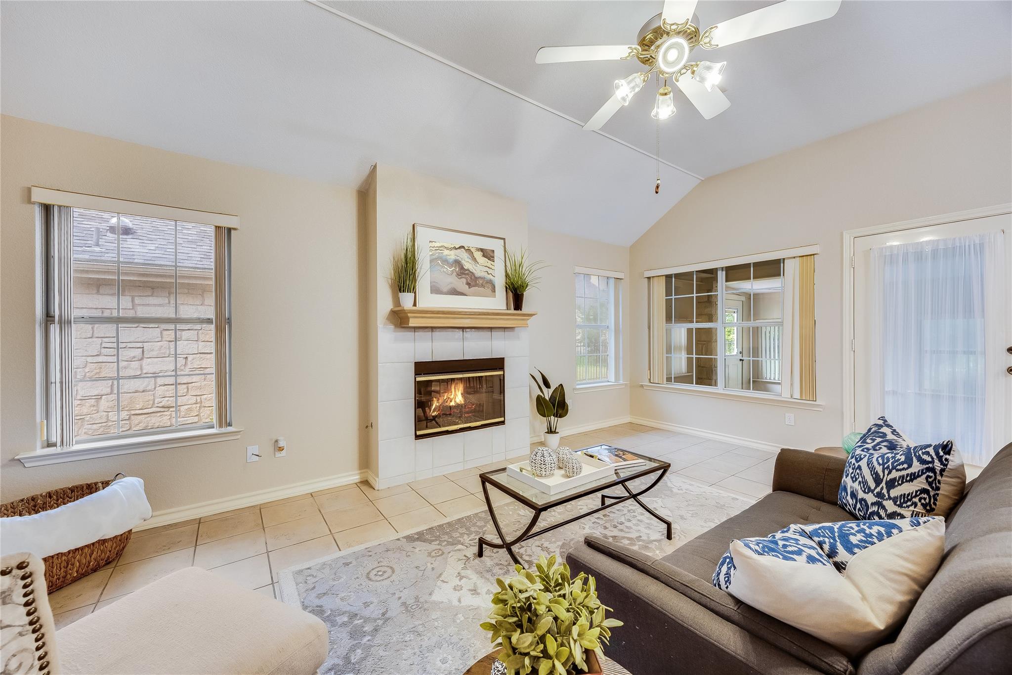 209 Village Dr Village DR