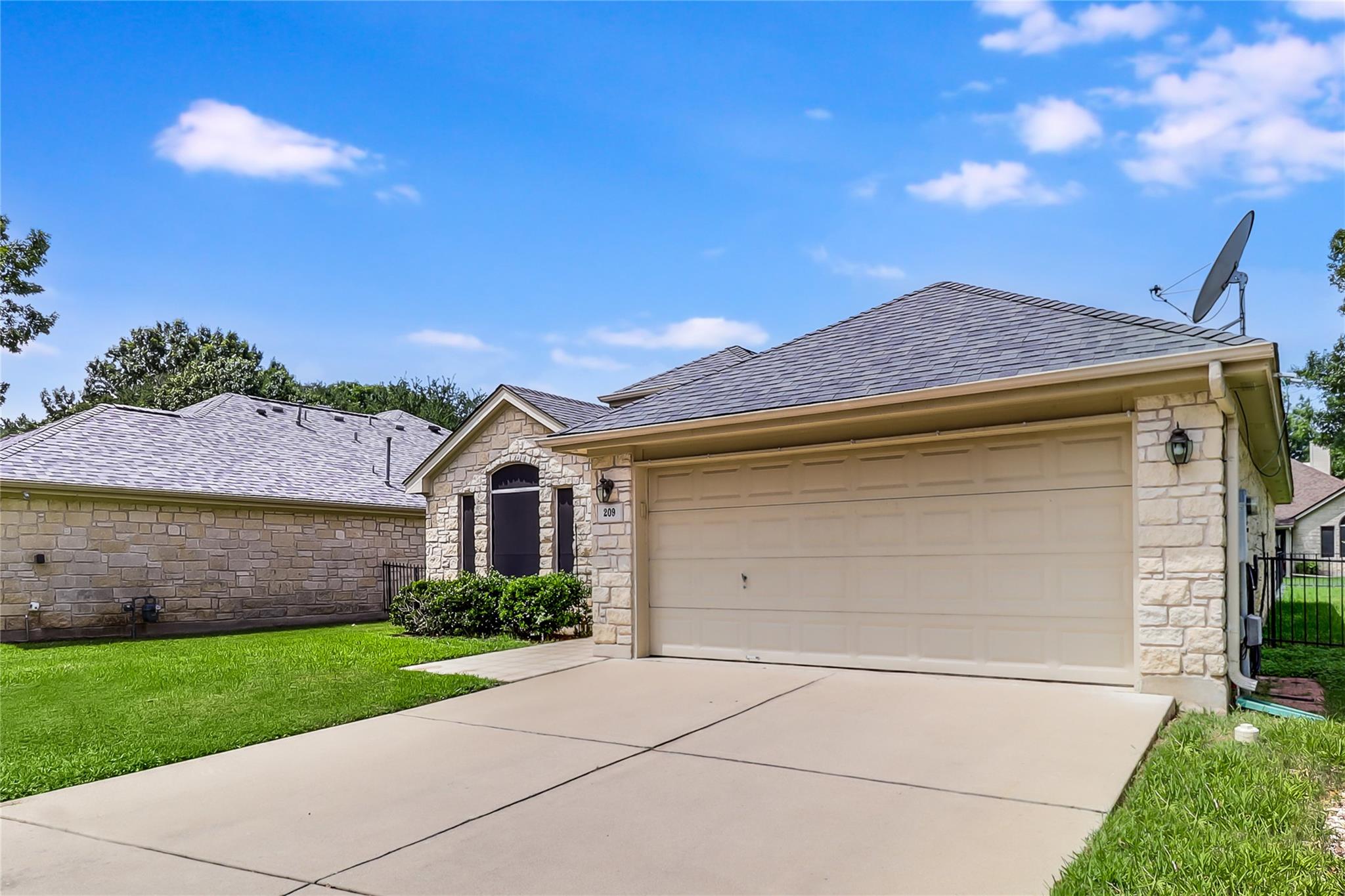 209 Village Dr Village DR