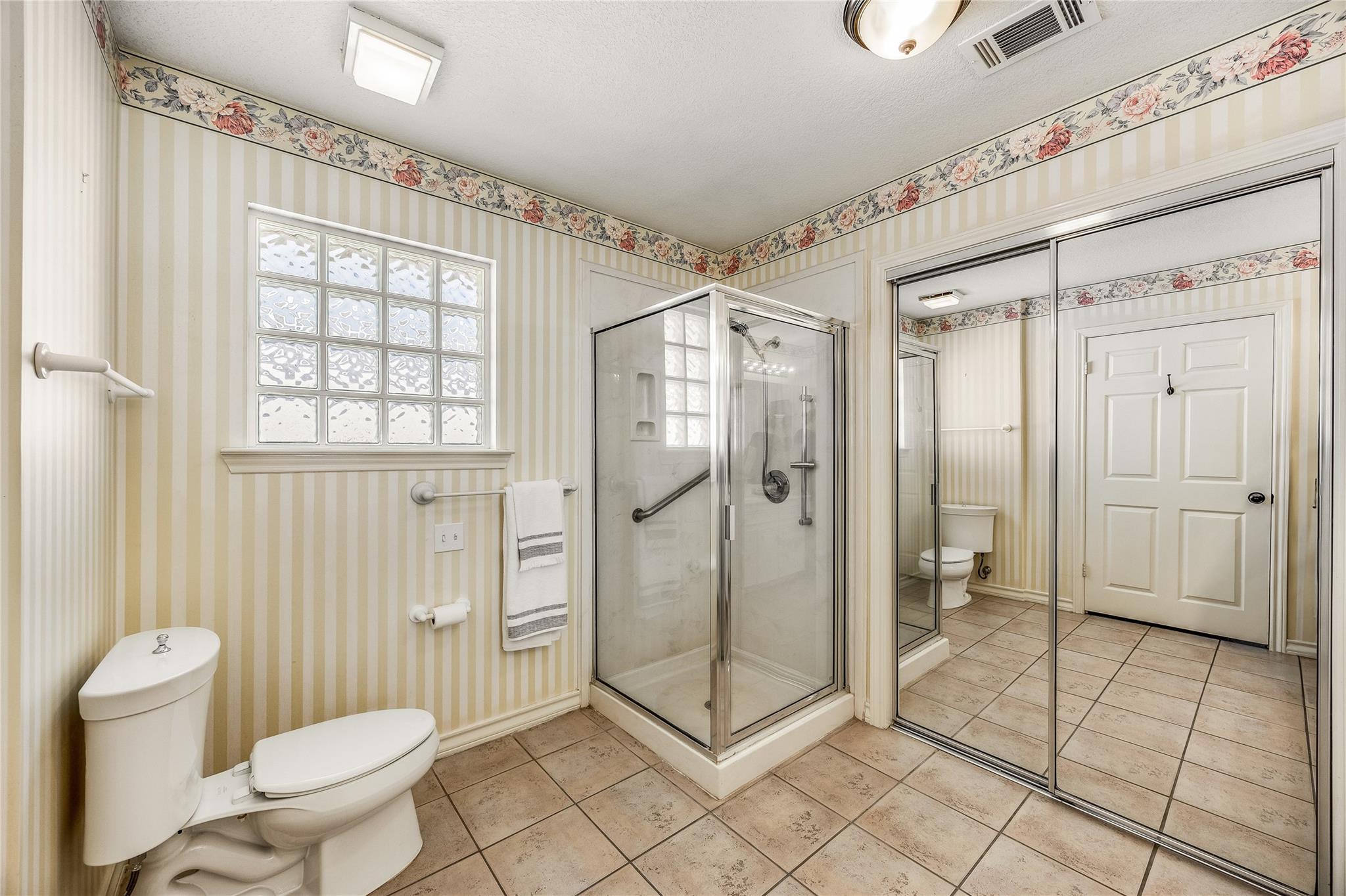 209 Village Dr Village DR