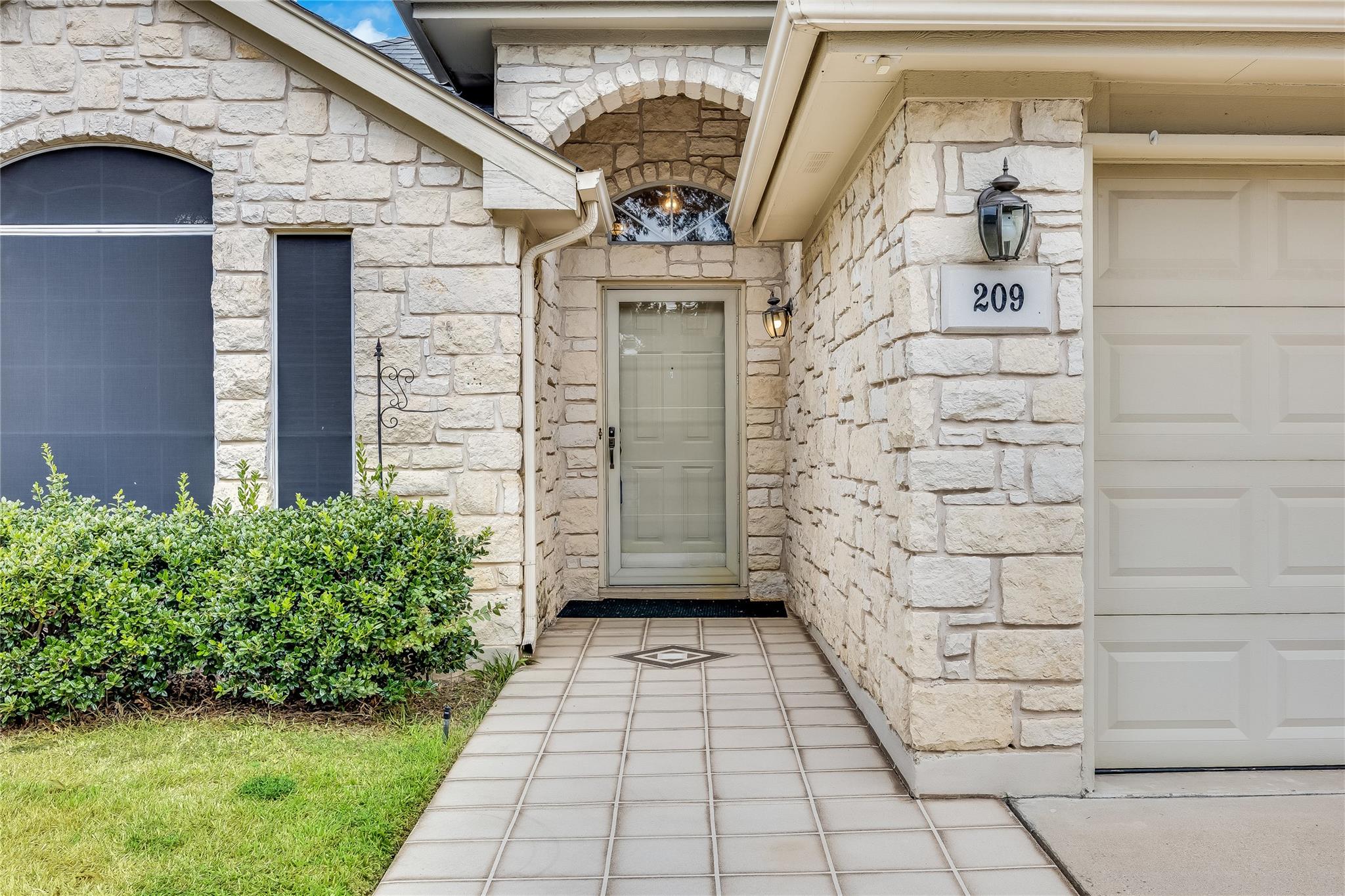 209 Village Dr Village DR
