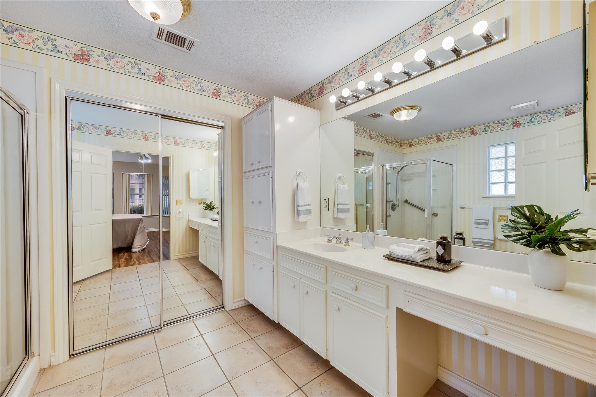 209 Village Dr Village DR