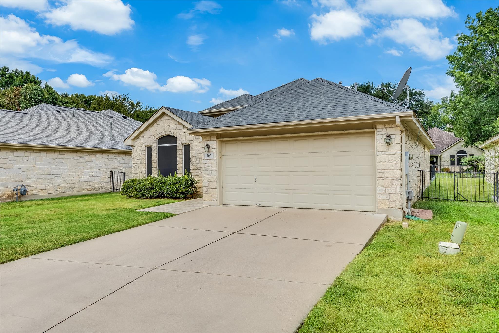 209 Village Dr Village DR