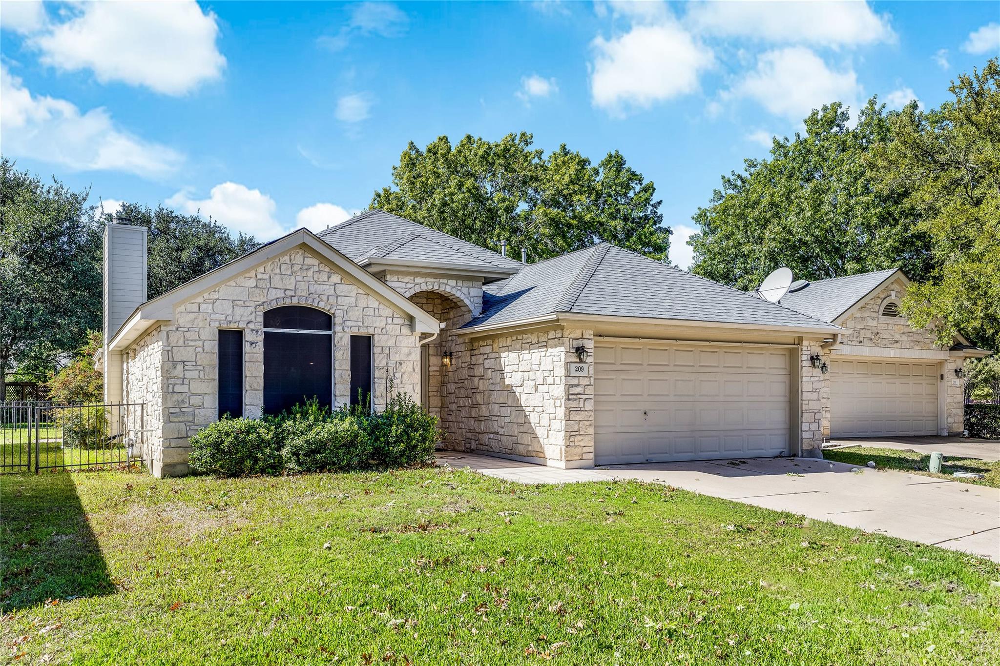 209 Village Dr Village DR