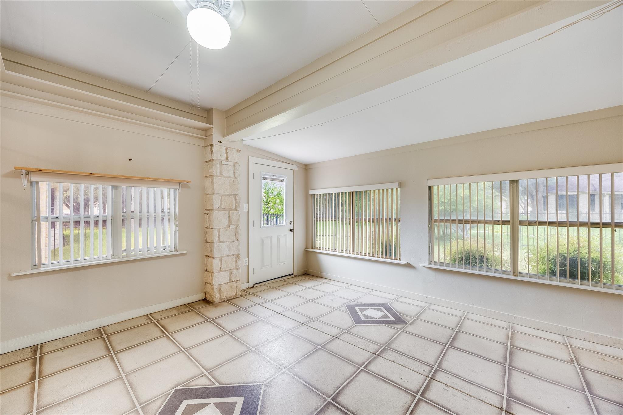 209 Village Dr Village DR