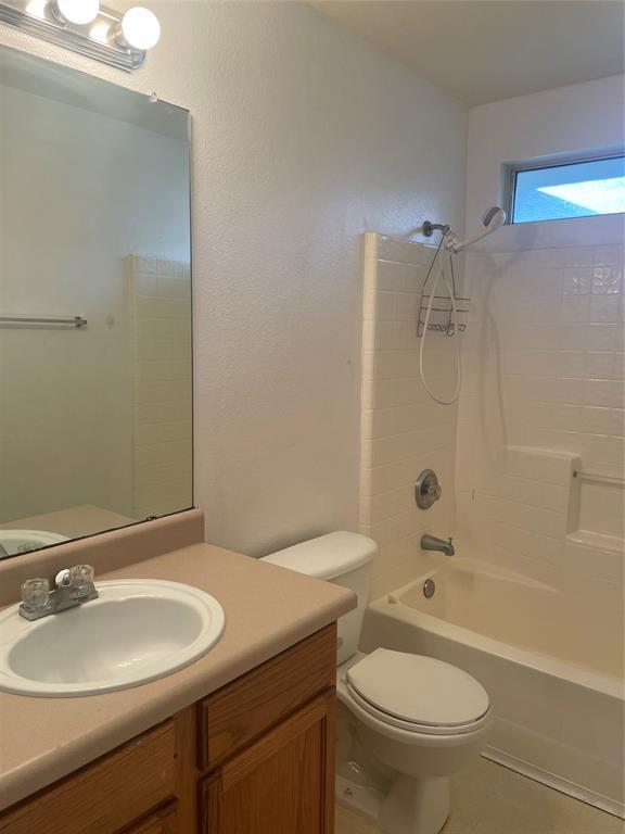 3201C El Salido PKWY # 221