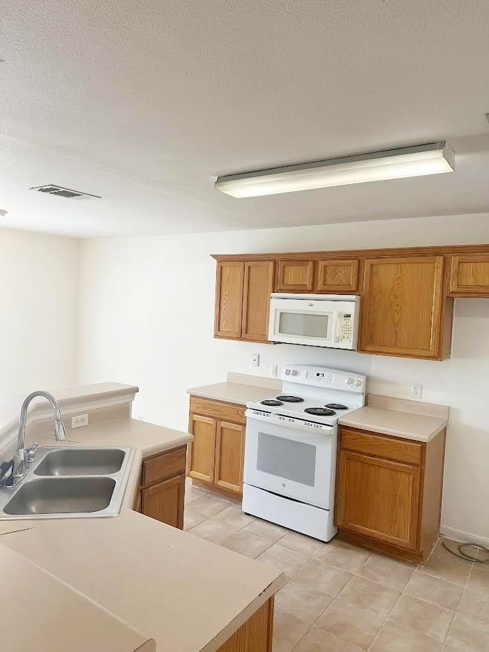 3201 El Salido PKWY # 211
