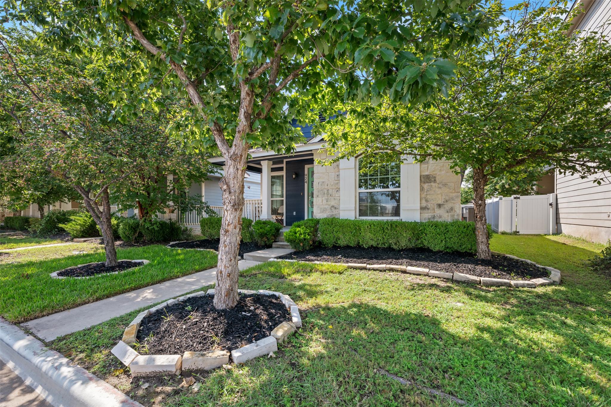 924 Lost Pines LN