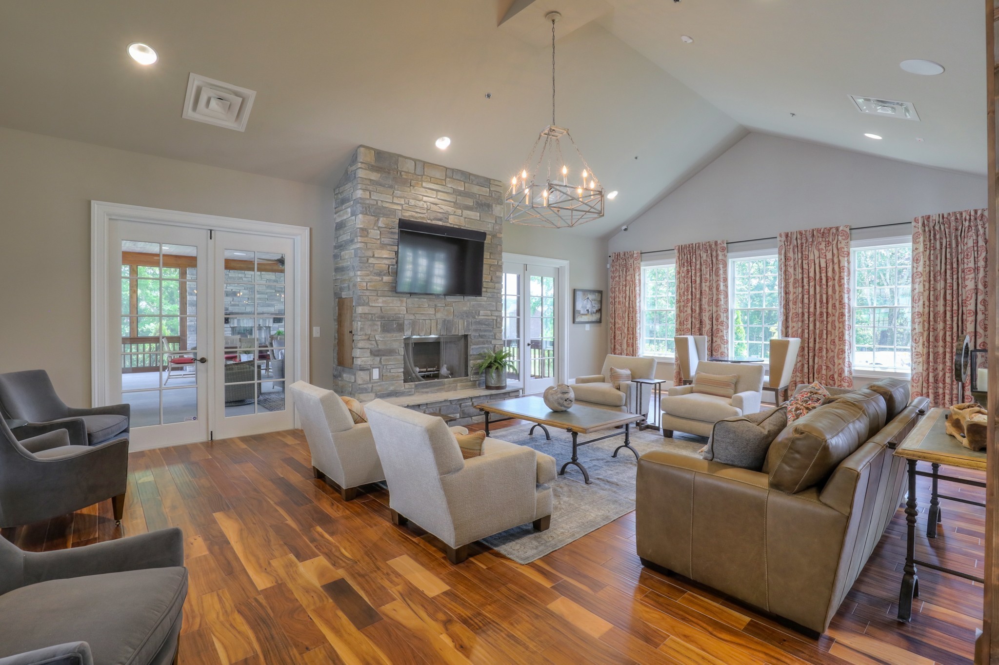 243 Cloverbrook Way