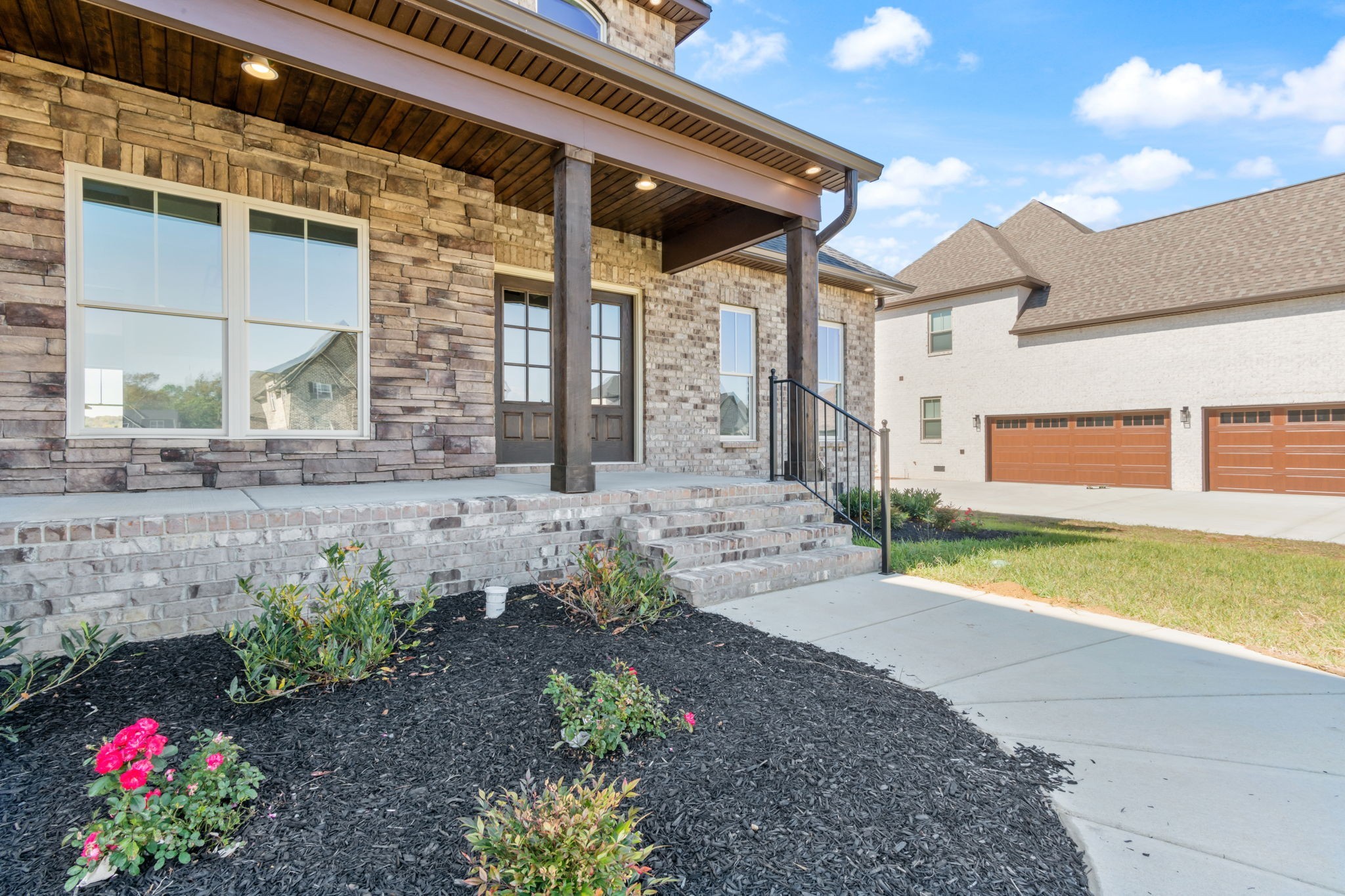 2712 Carousel Dr