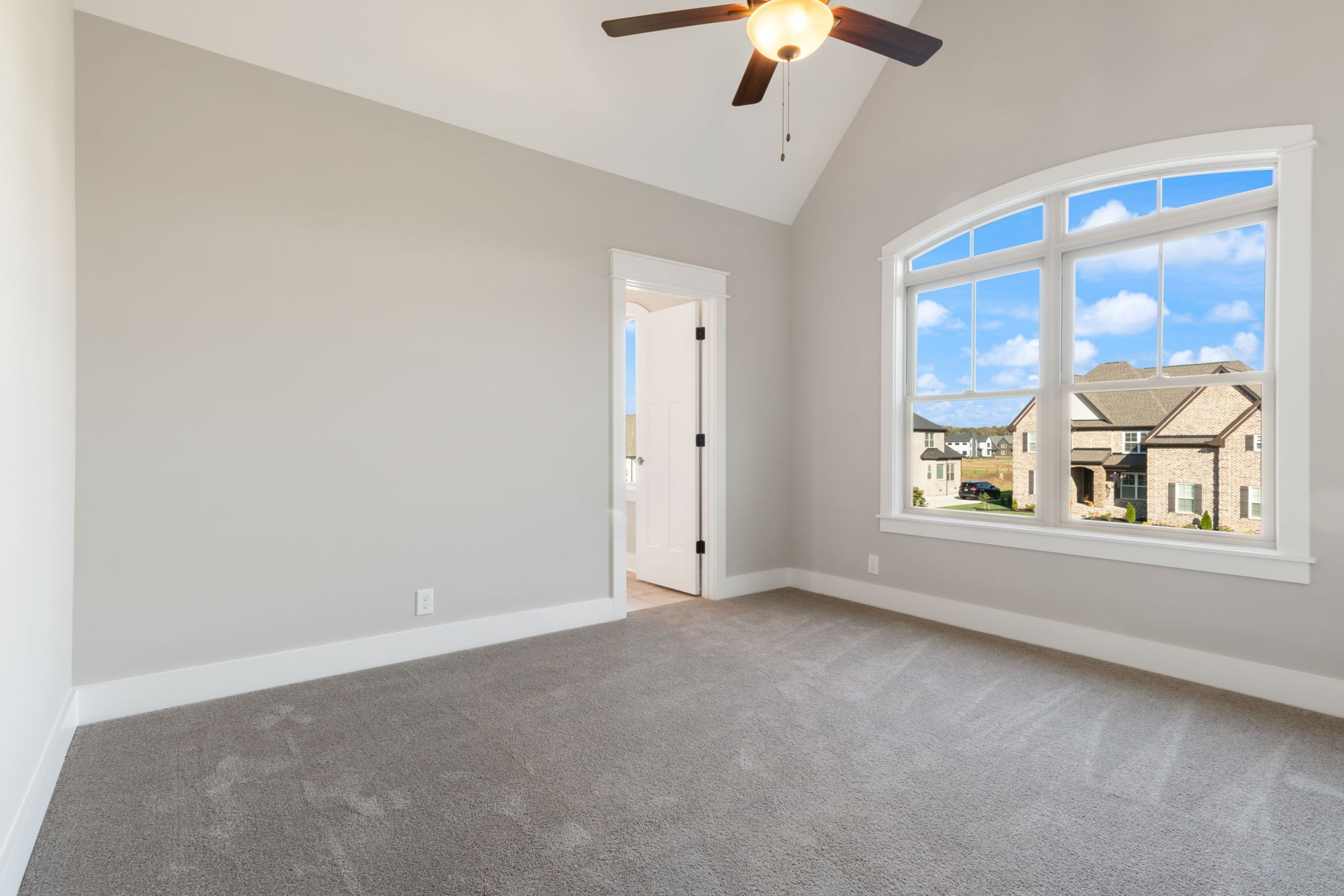2712 Carousel Dr