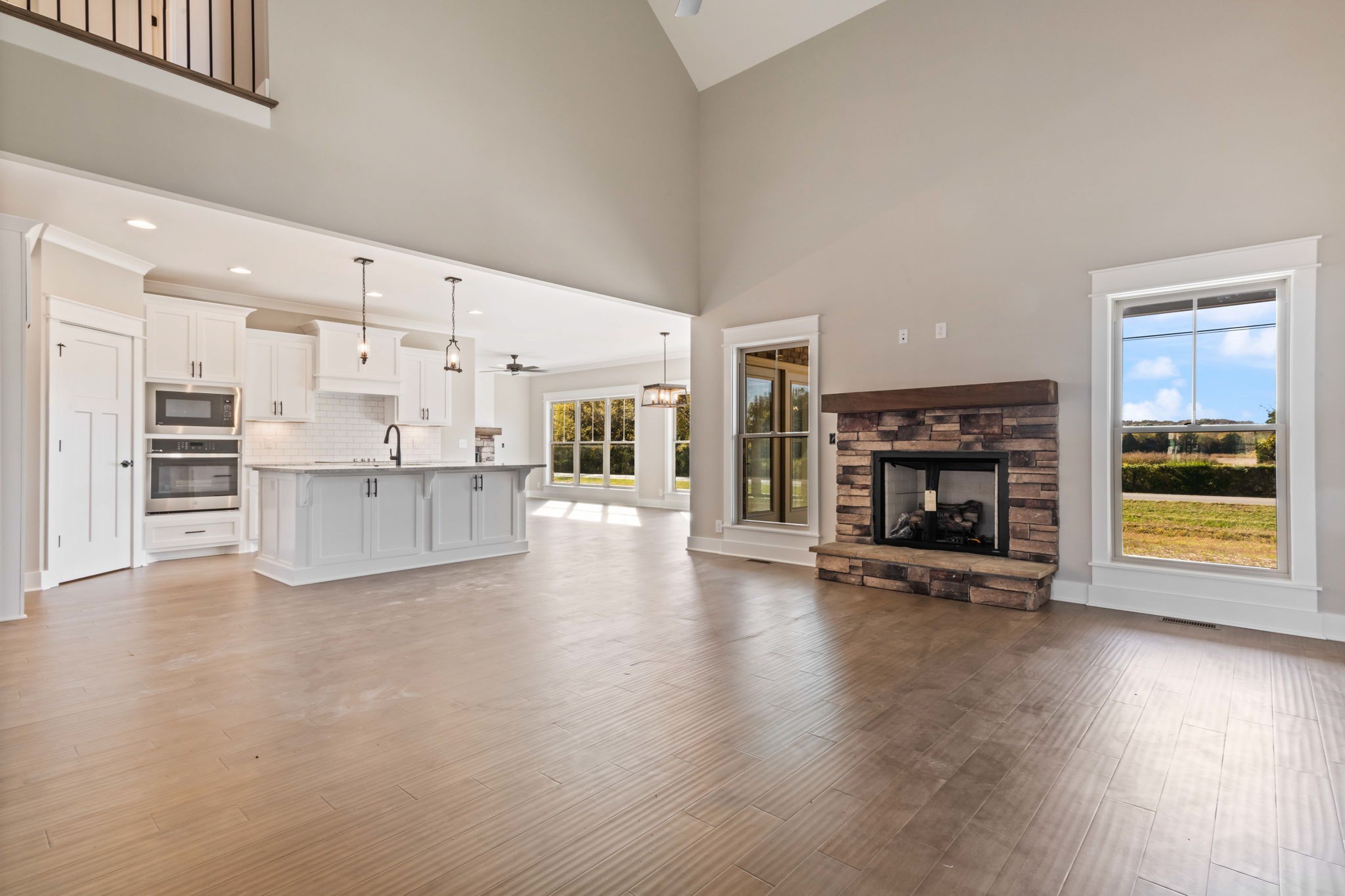 2712 Carousel Dr