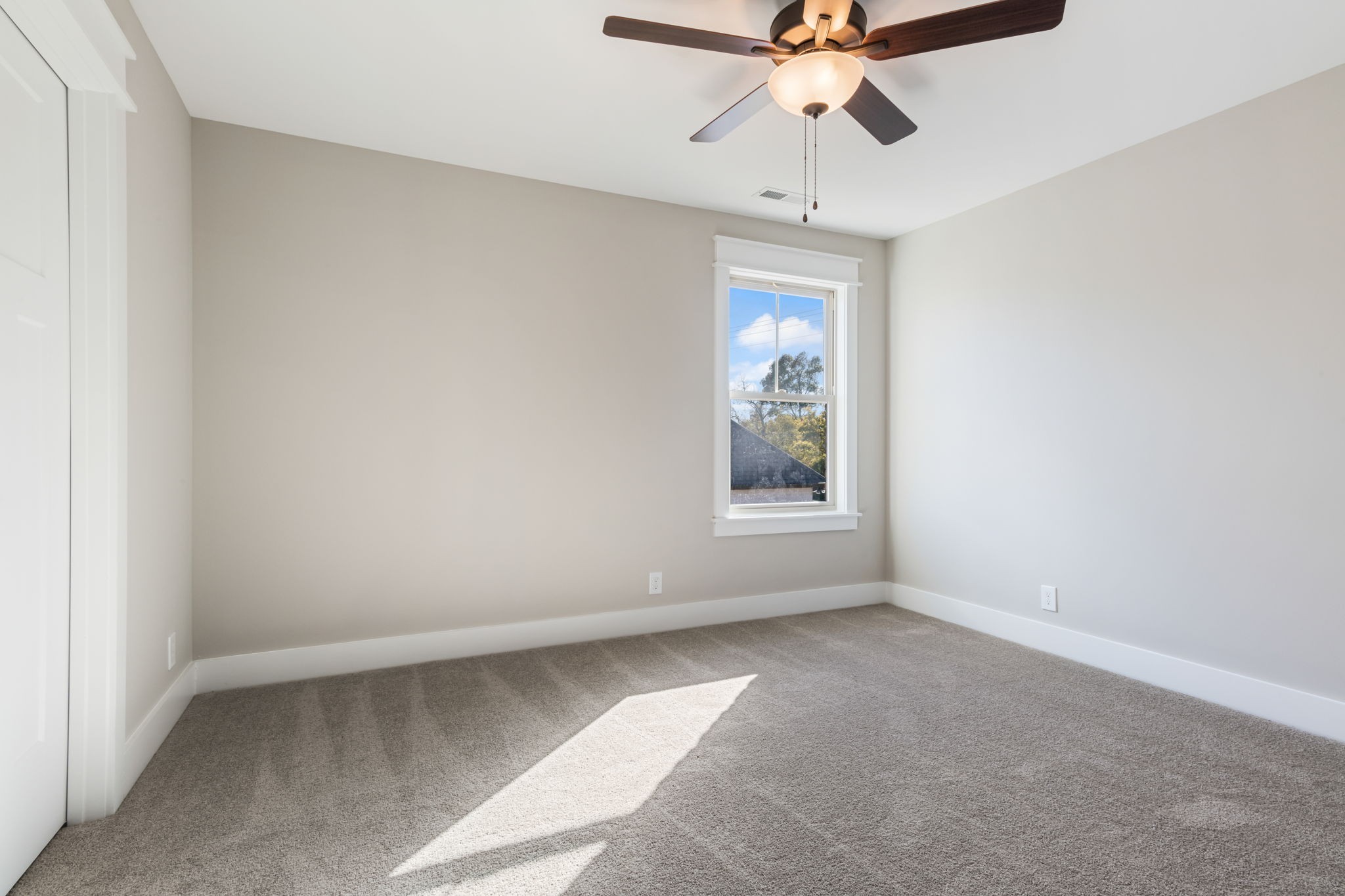 2712 Carousel Dr