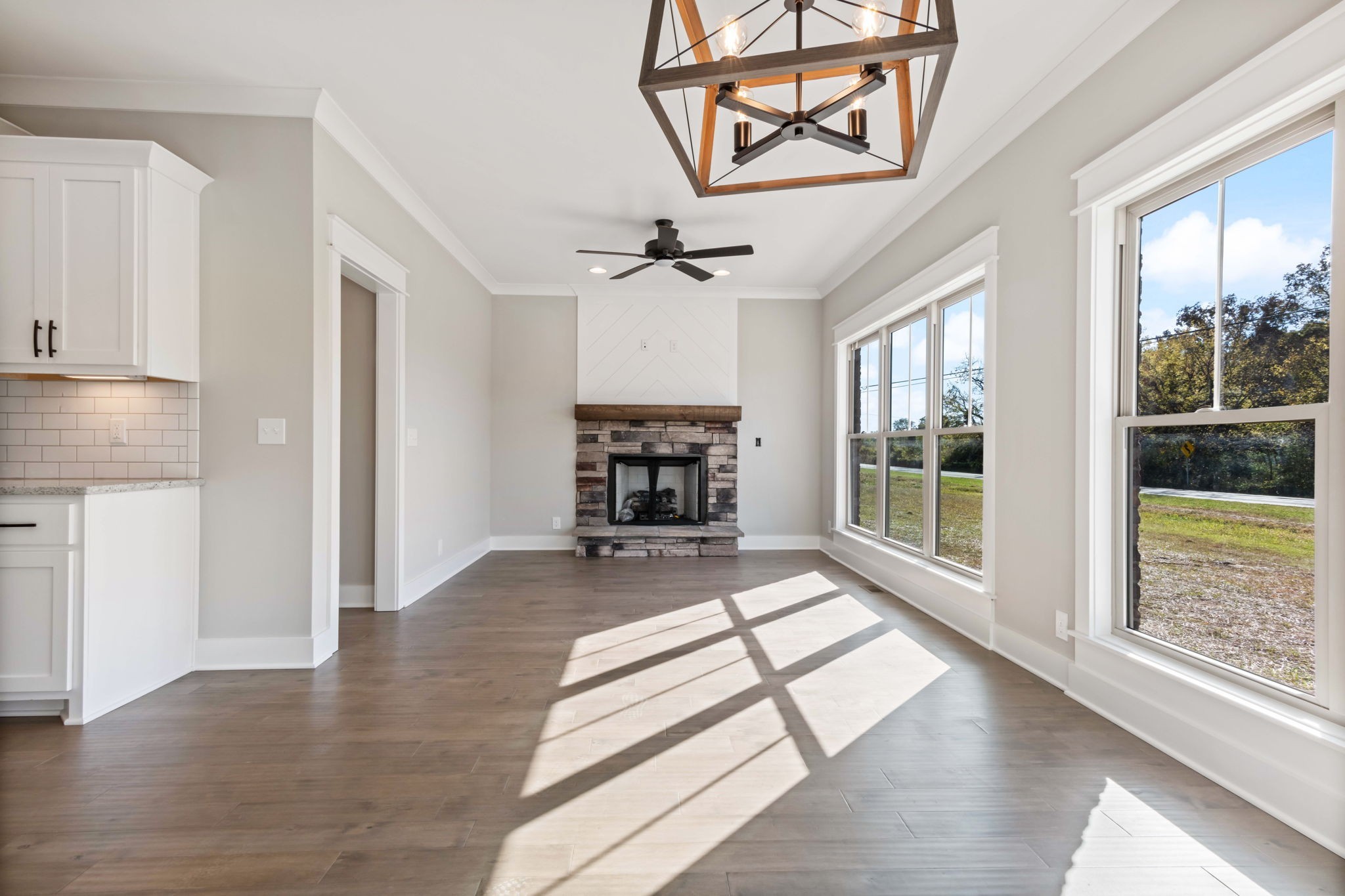 2712 Carousel Dr