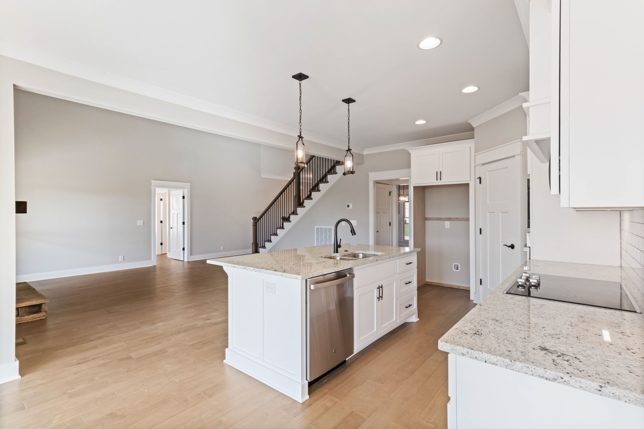 2712 Carousel Dr