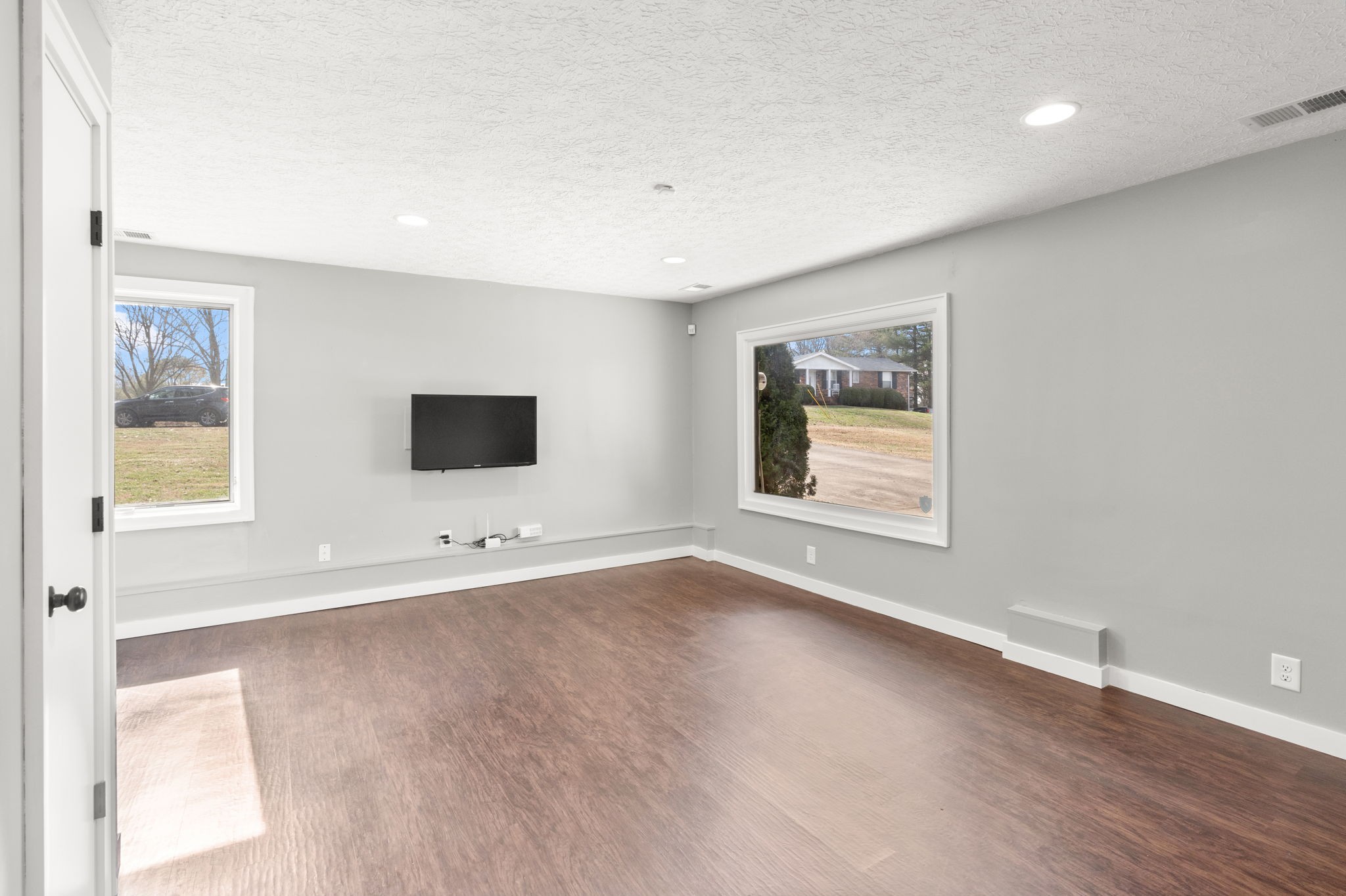105 Ridge Dr