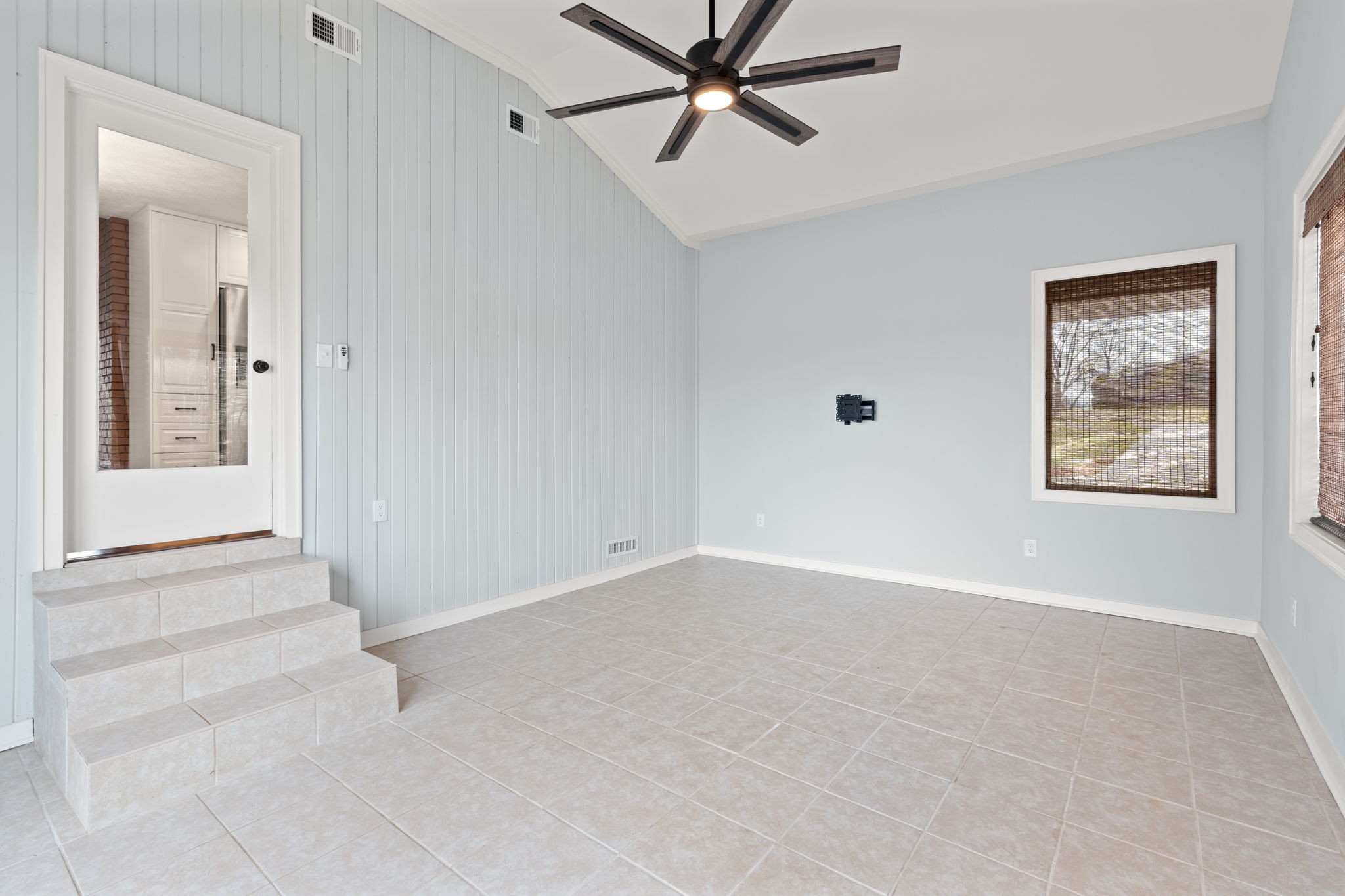 105 Ridge Dr