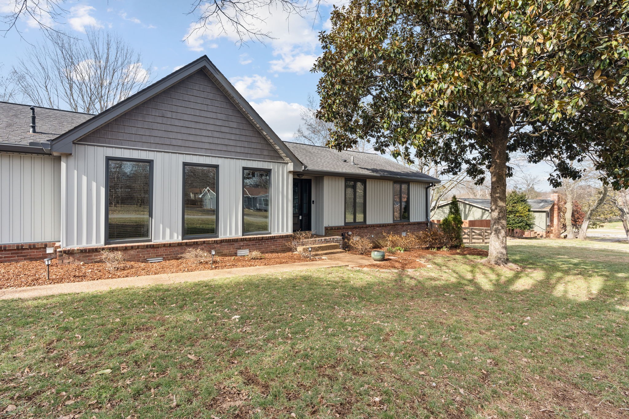 105 Ridge Dr