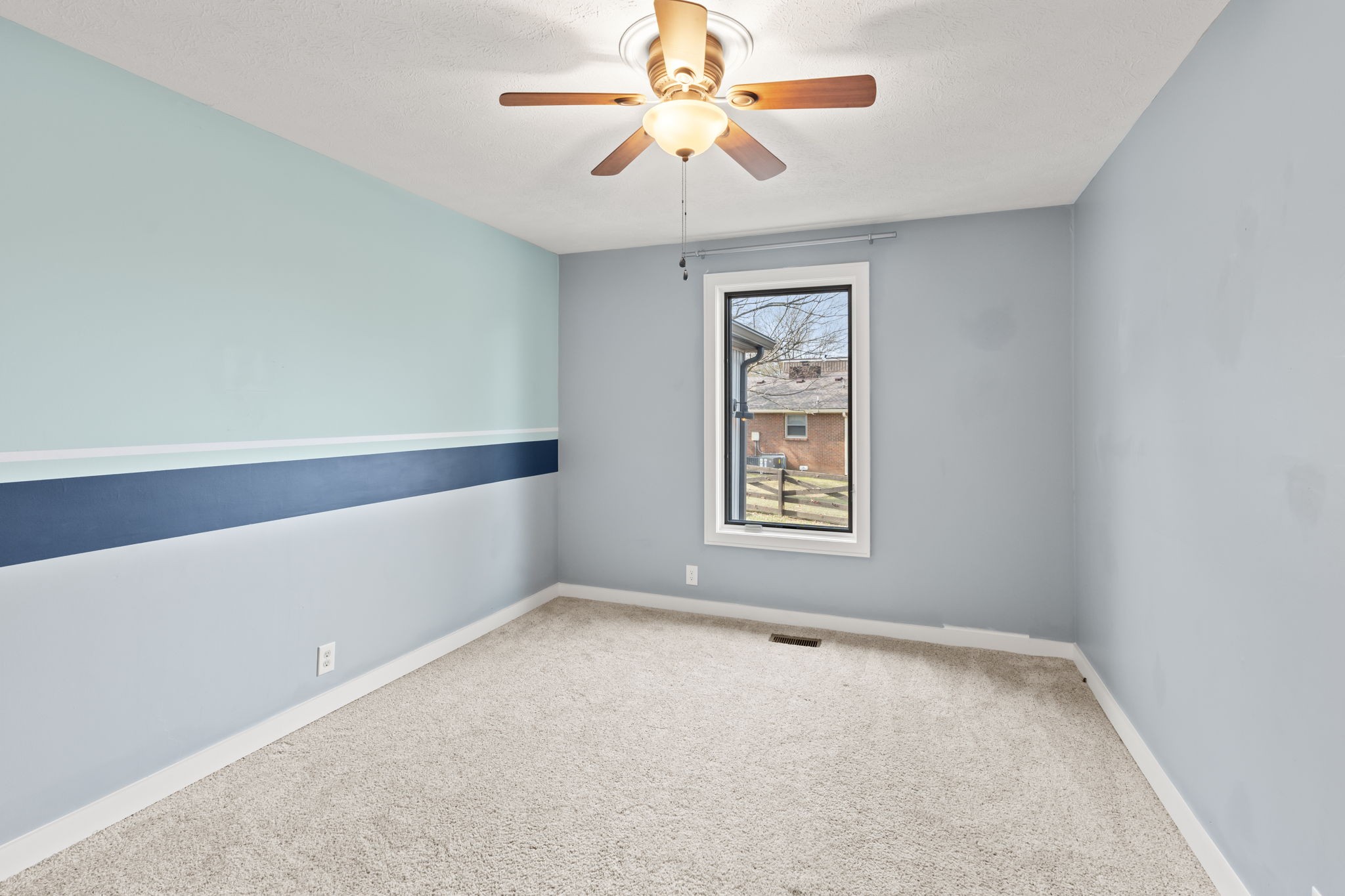 105 Ridge Dr