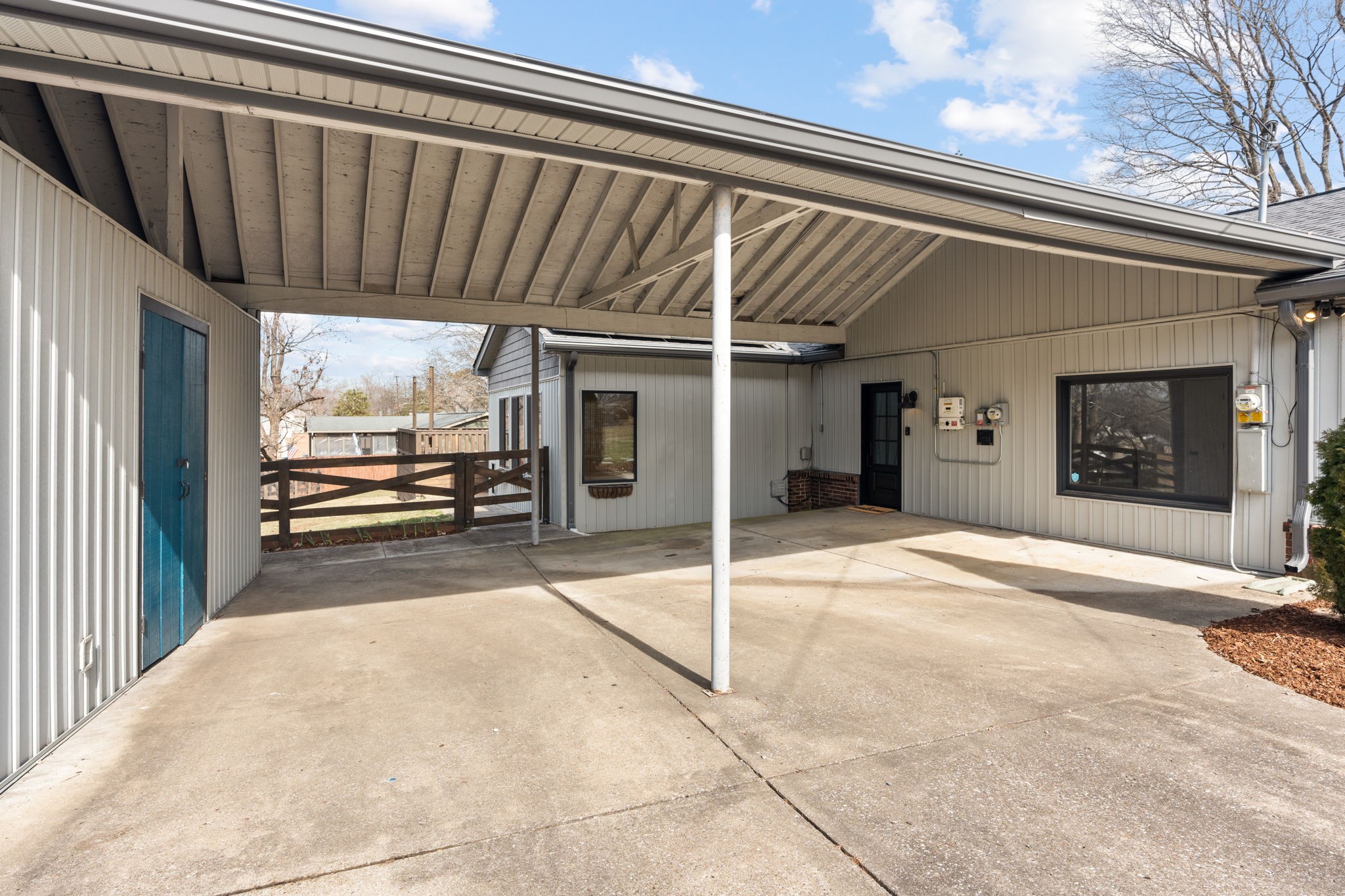 105 Ridge Dr