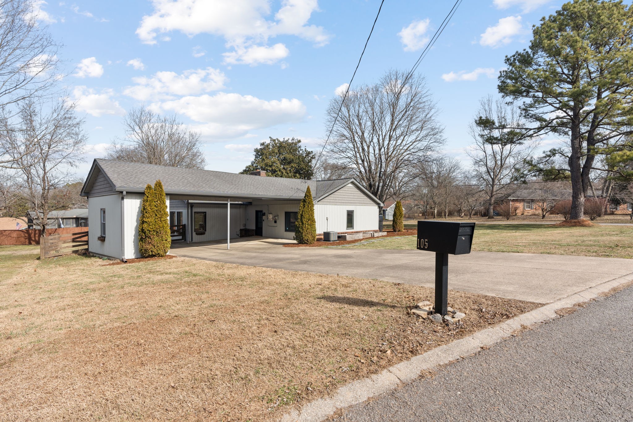 105 Ridge Dr