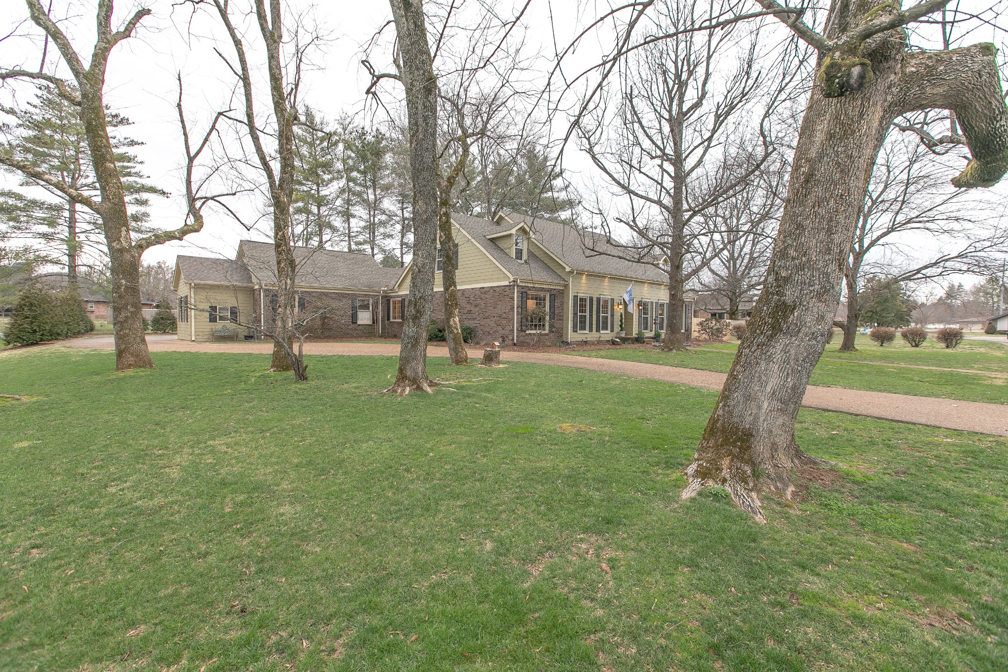 727 Cherokee Ct