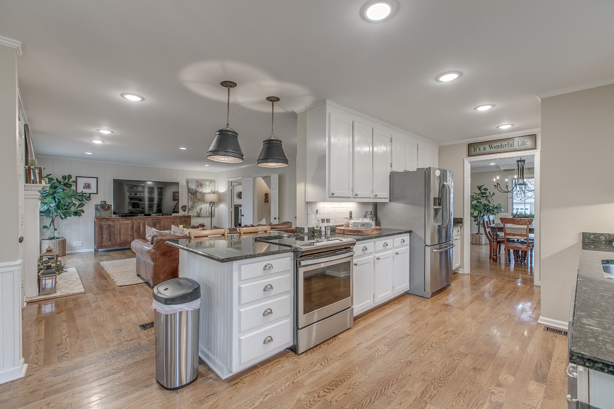 727 Cherokee Ct