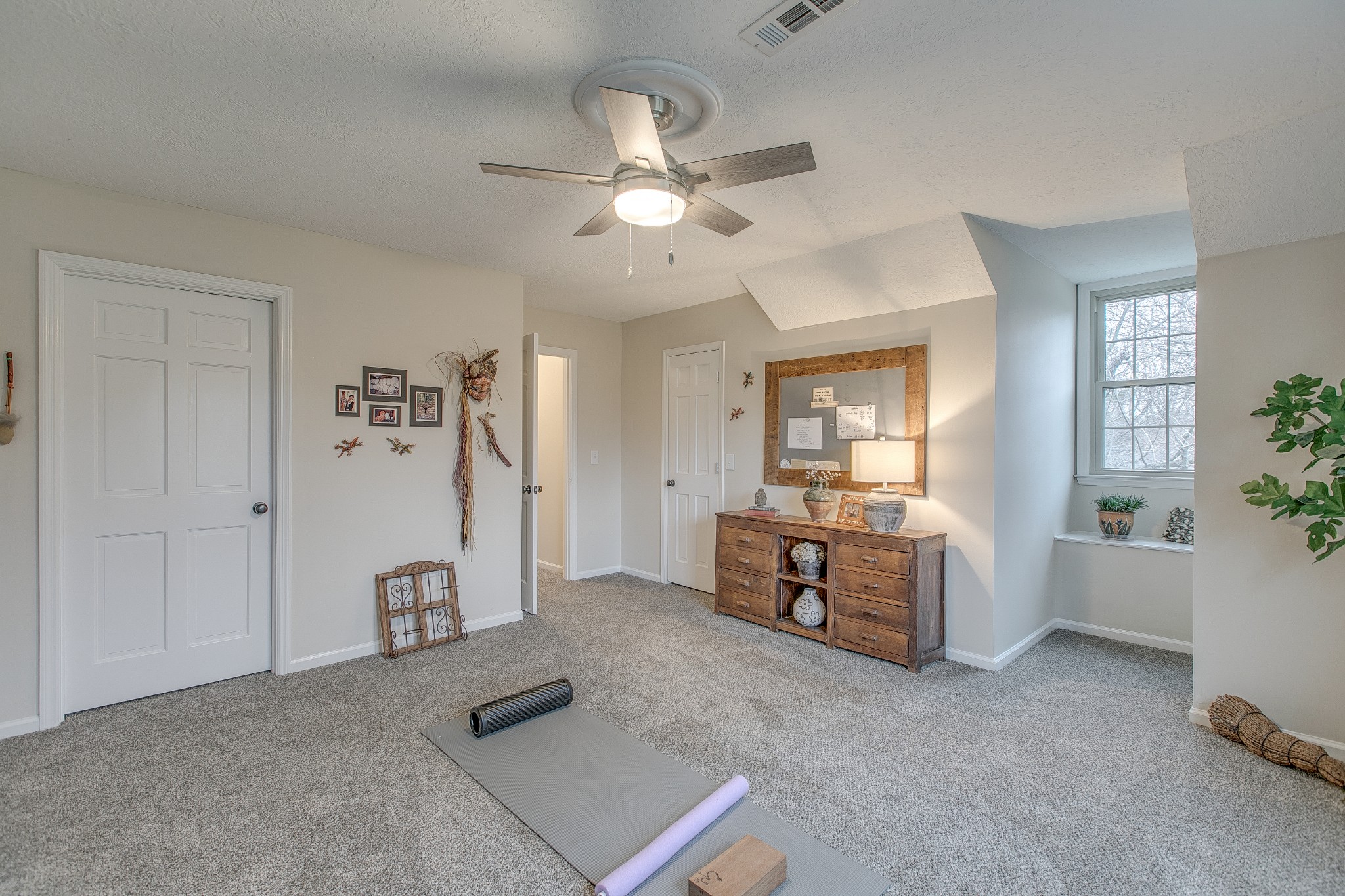727 Cherokee Ct
