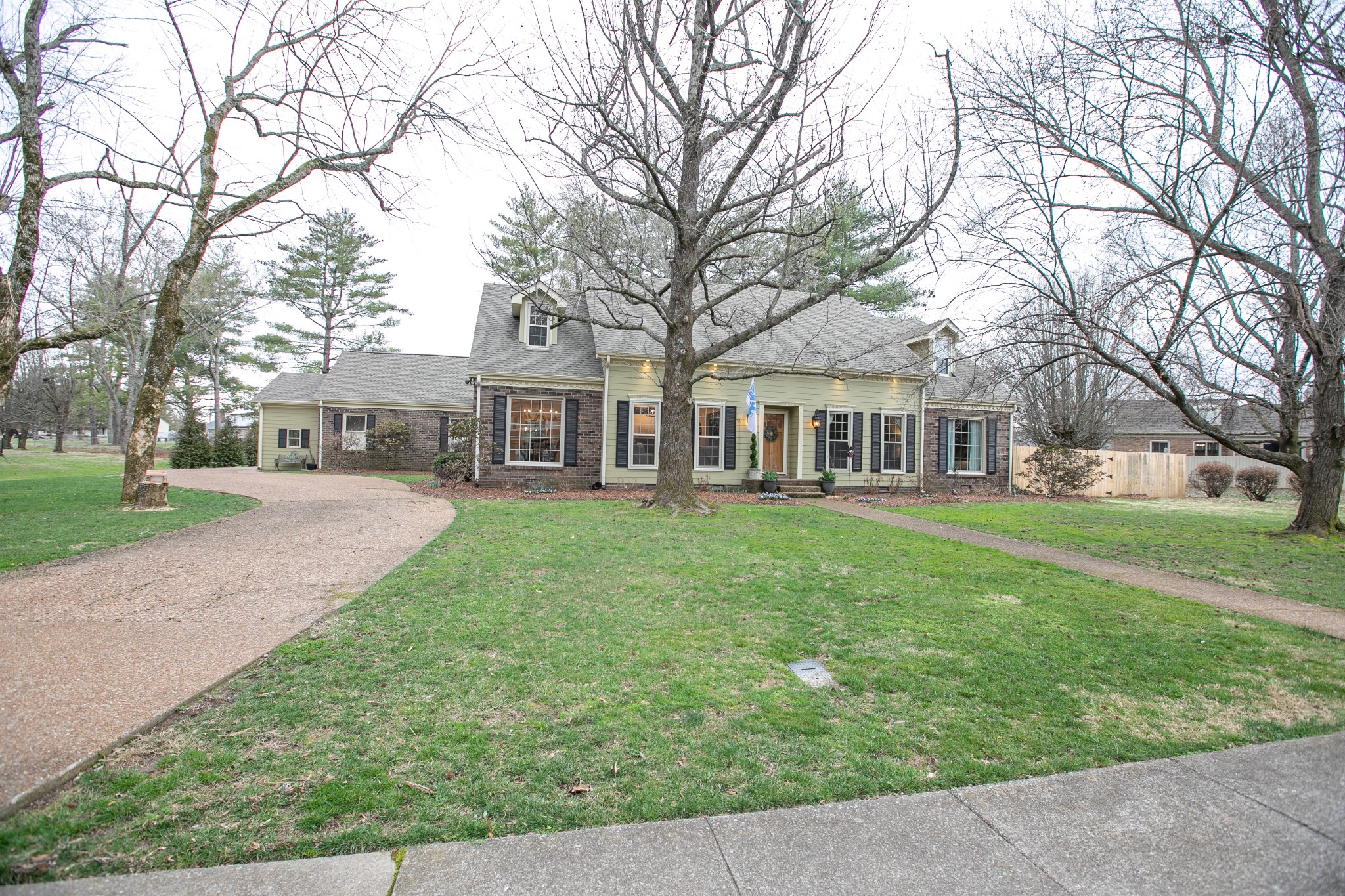 727 Cherokee Ct