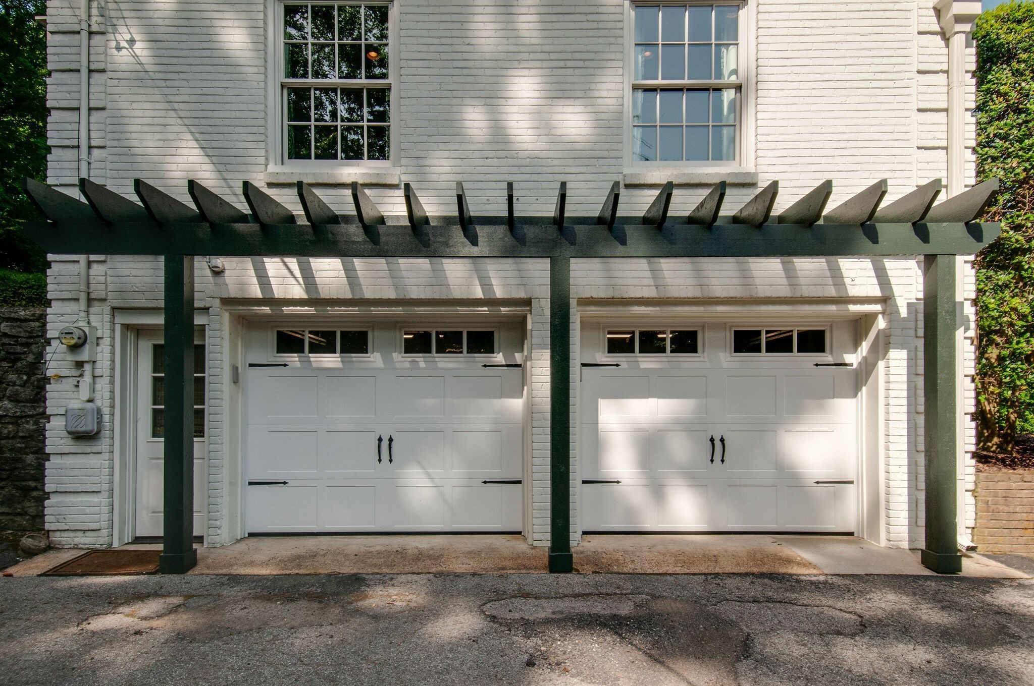 4382 Chickering Ln