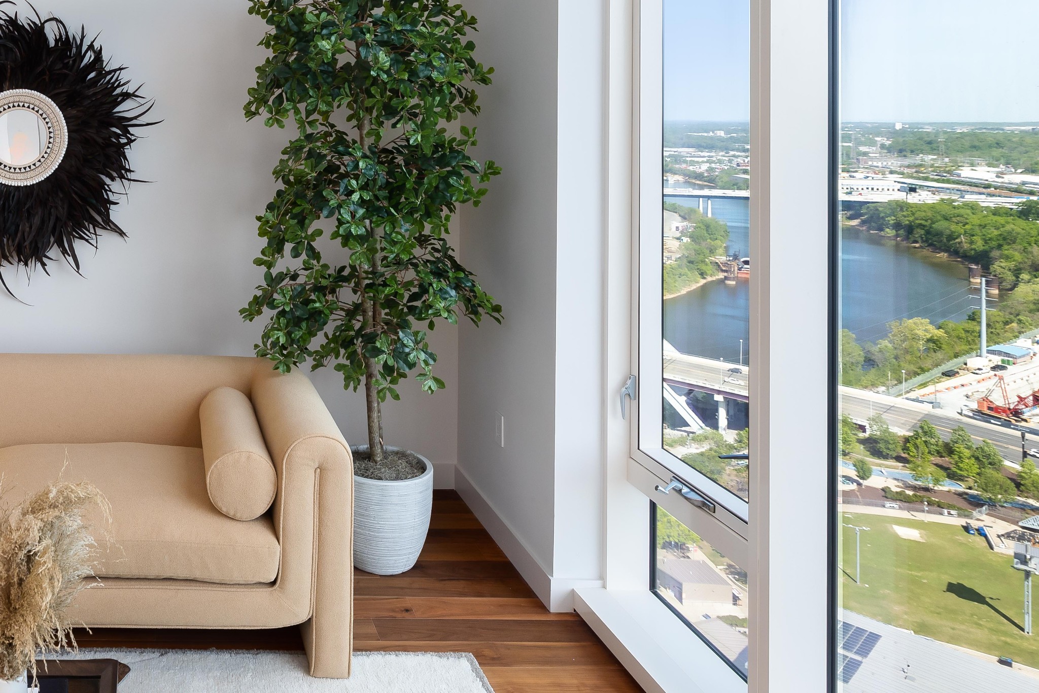 160 2nd Avenue, S Unit: 2604