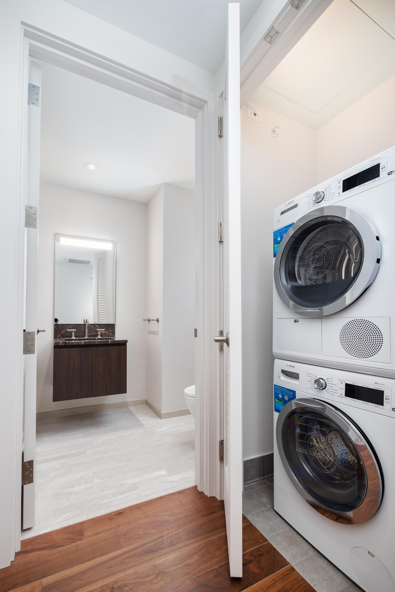 160 2nd Avenue, S Unit: 2604