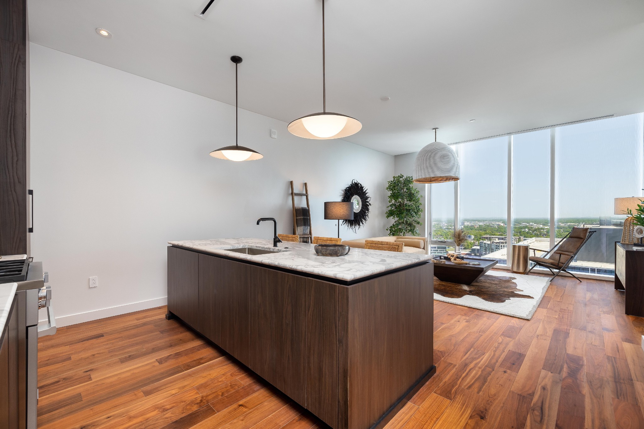 160 2nd Avenue, S Unit: 2604