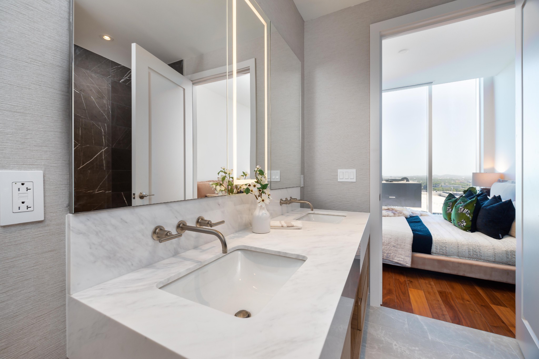 160 2nd Avenue, S Unit: 2604