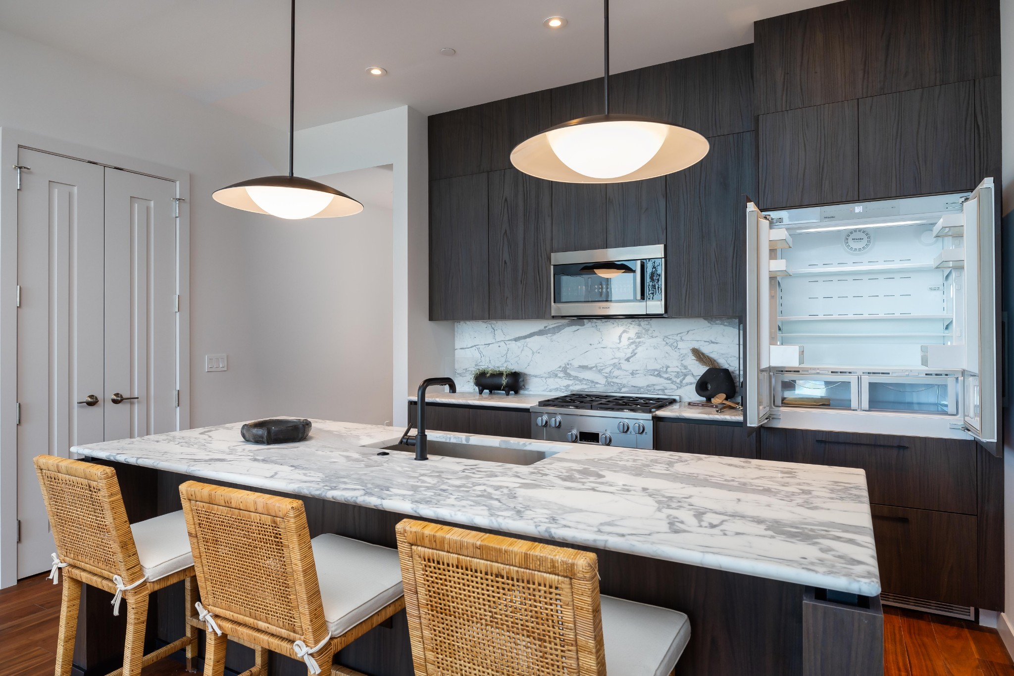 160 2nd Avenue, S Unit: 2604