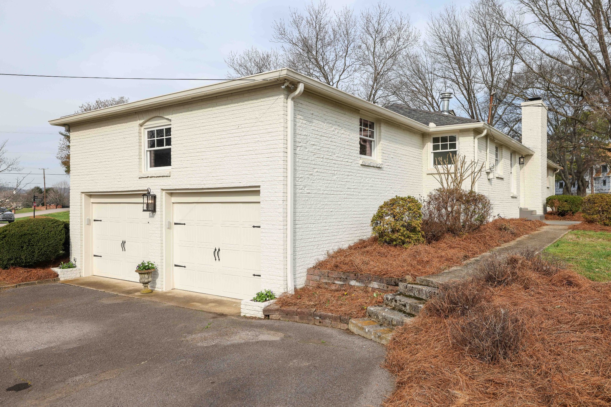 7012 Country Club Dr