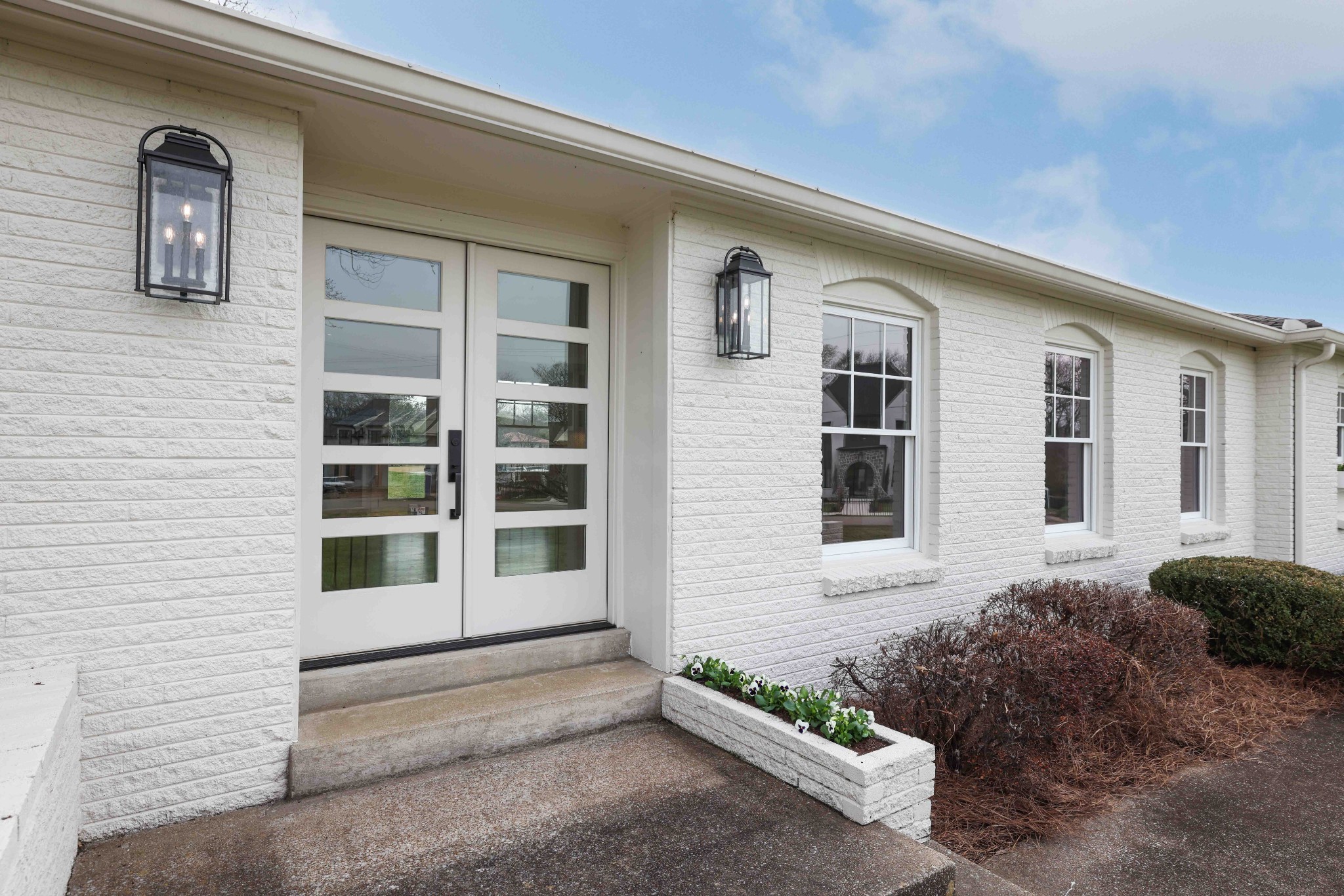 7012 Country Club Dr