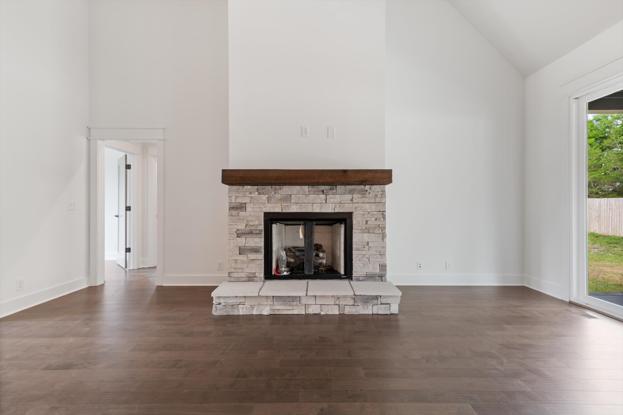 2614 Holly Springs Dr