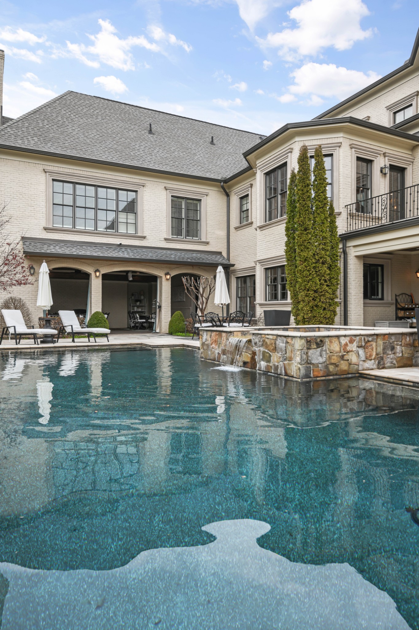 9281 Wardley Park Ln