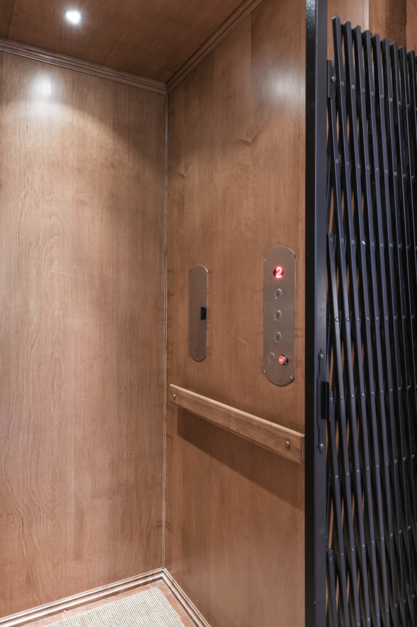 9281 Wardley Park Ln