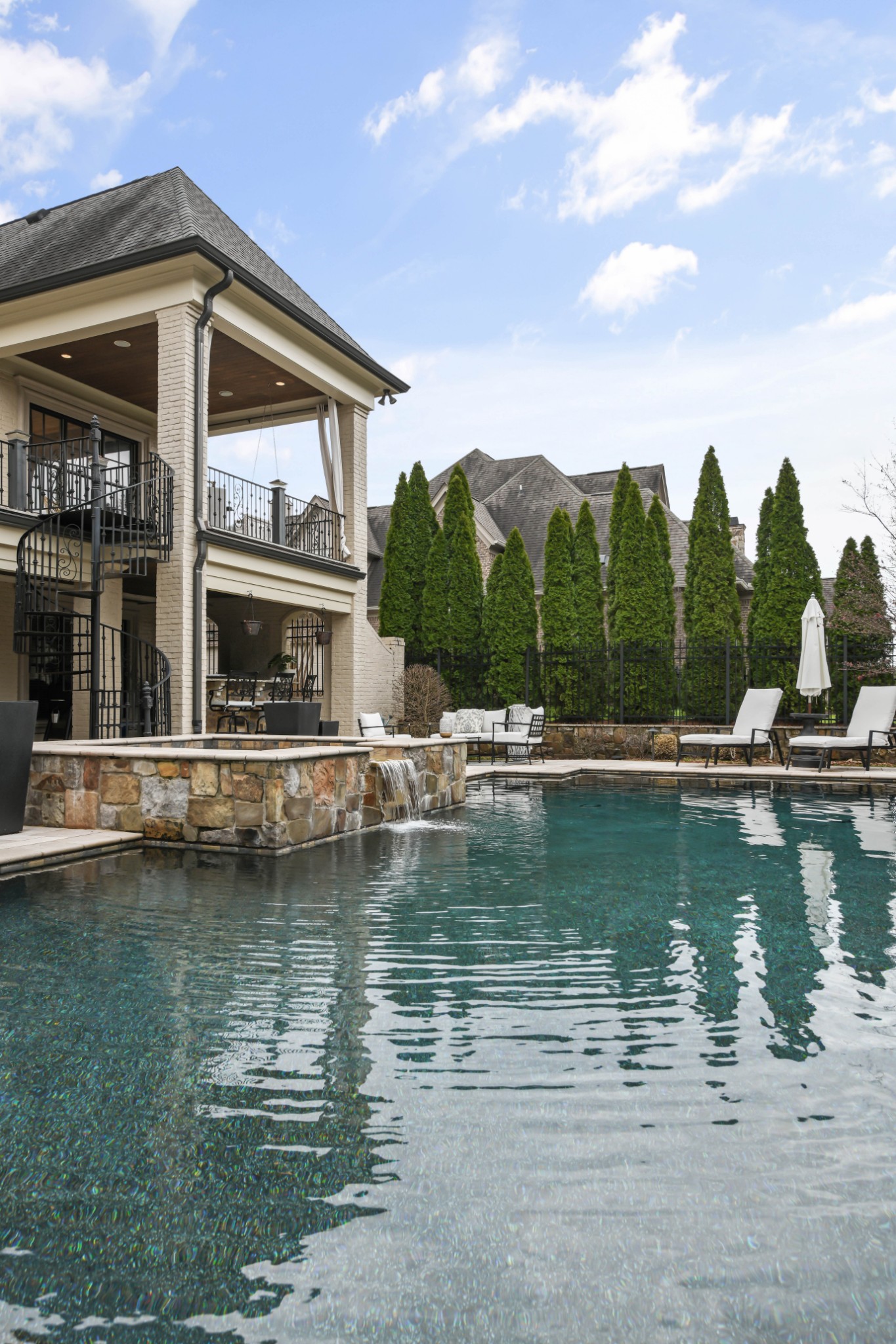 9281 Wardley Park Ln