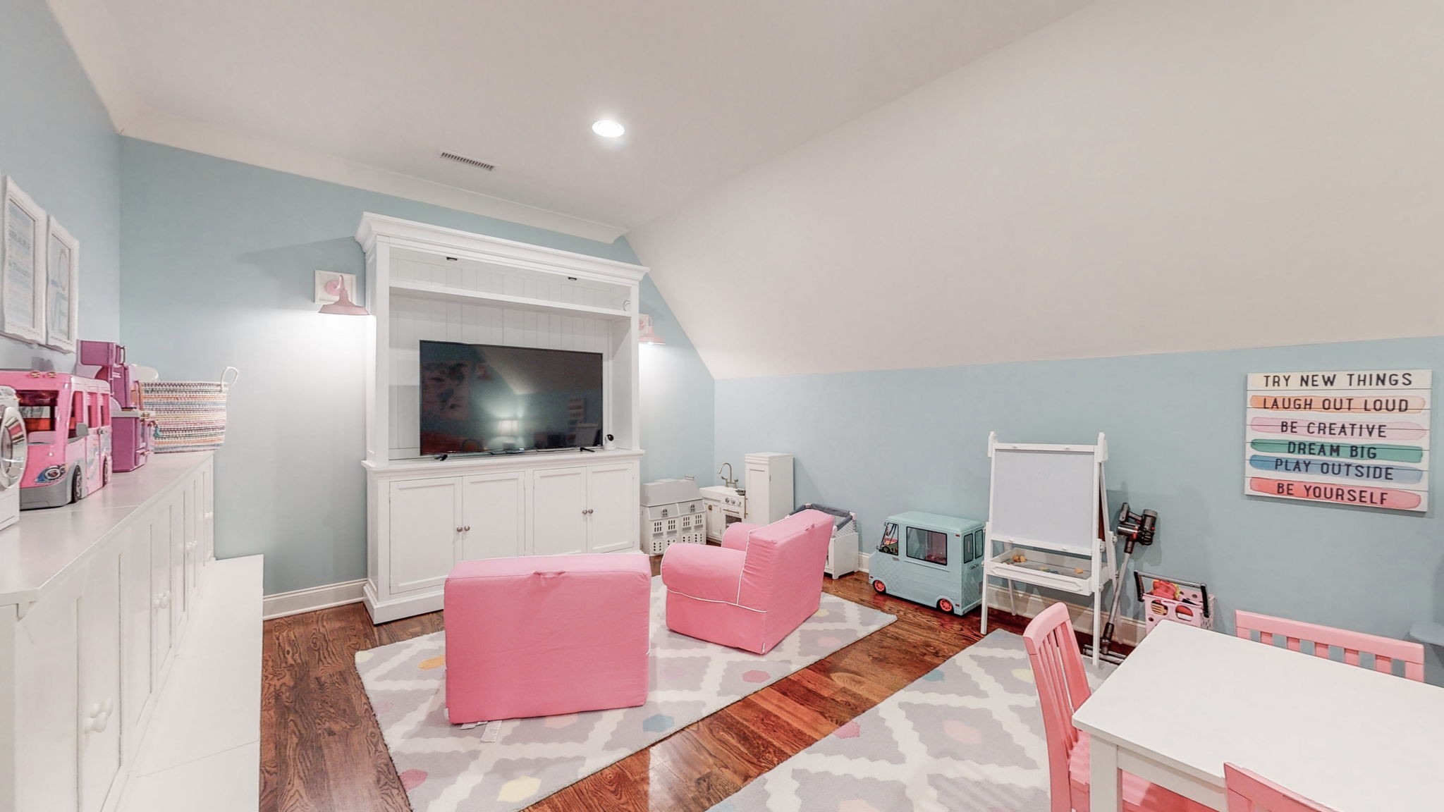 1881 Sanctuary Pl
