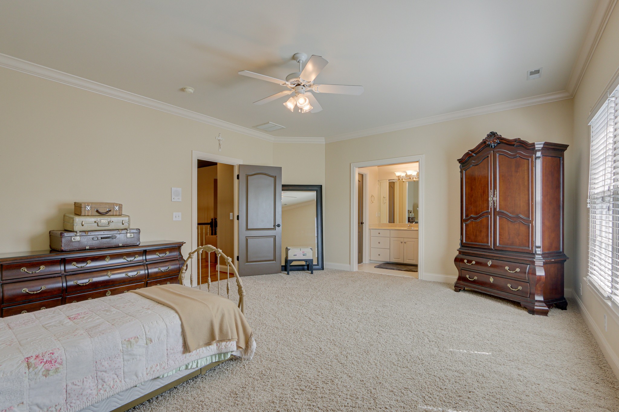 225 Chatfield Way
