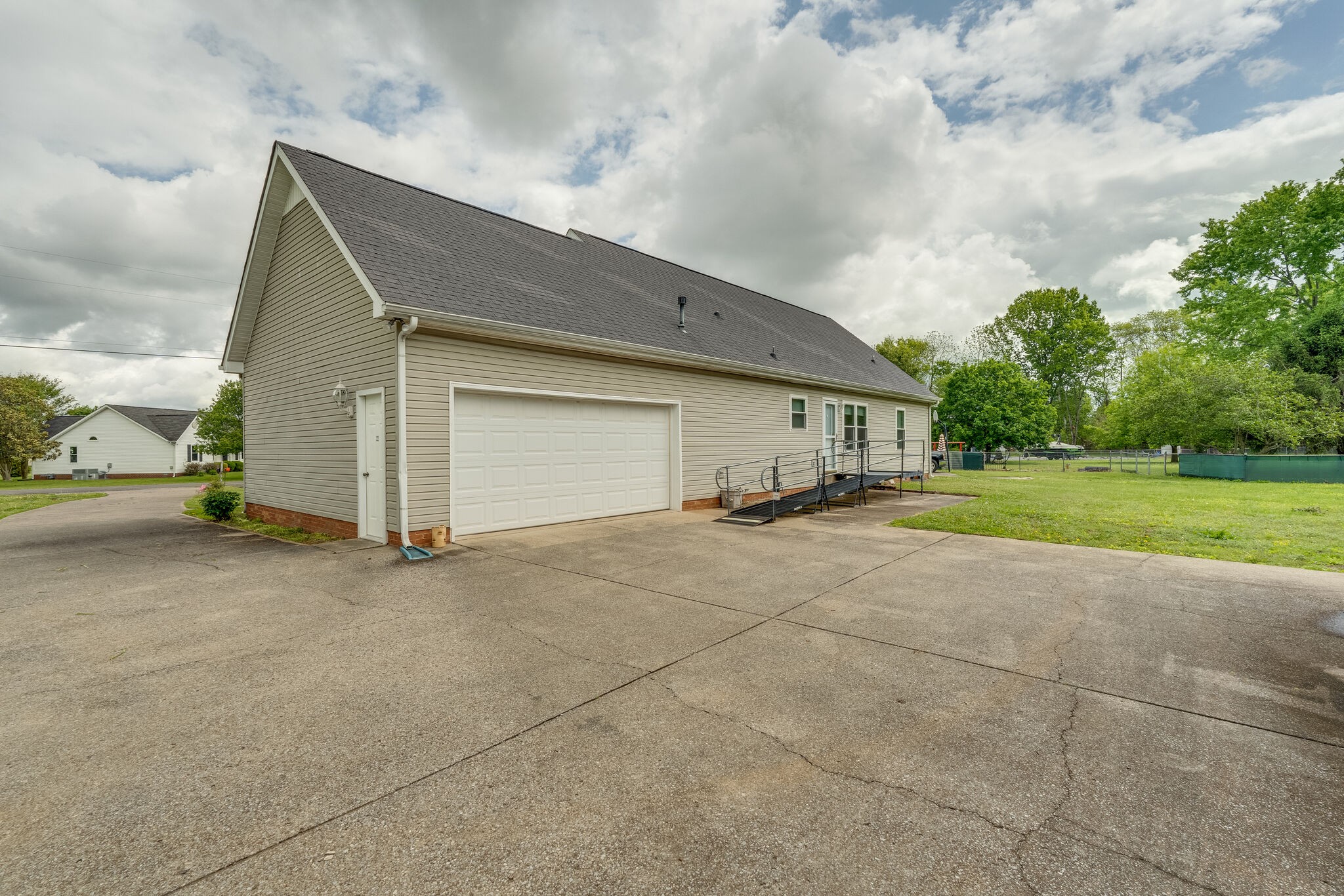 220 Daly Dr