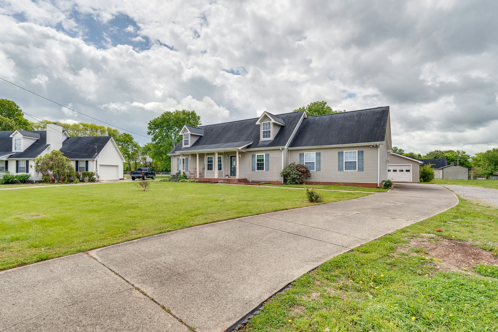 220 Daly Dr