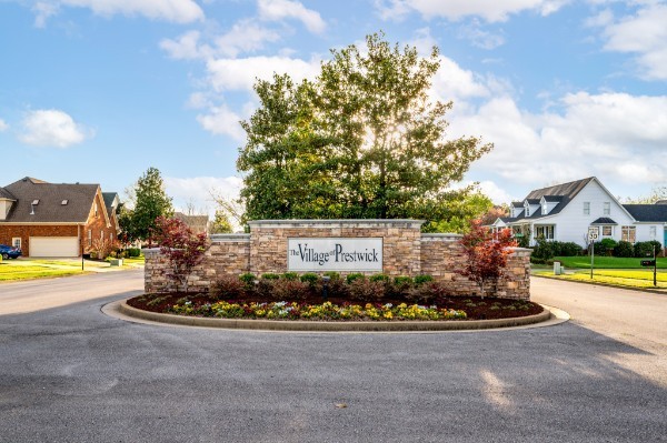 2017 Prestwick Dr