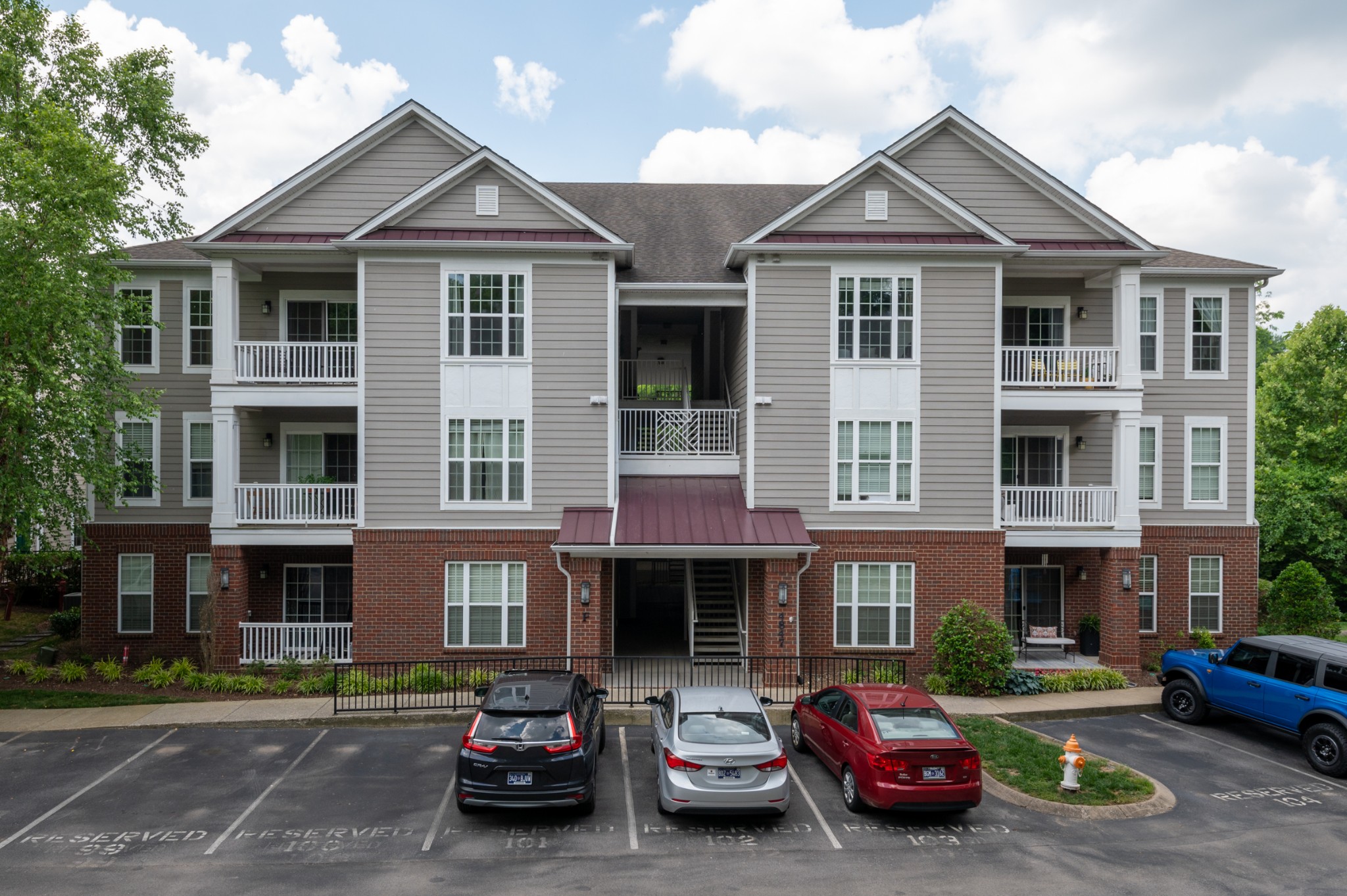 4847 Bevendean Dr Unit: 14