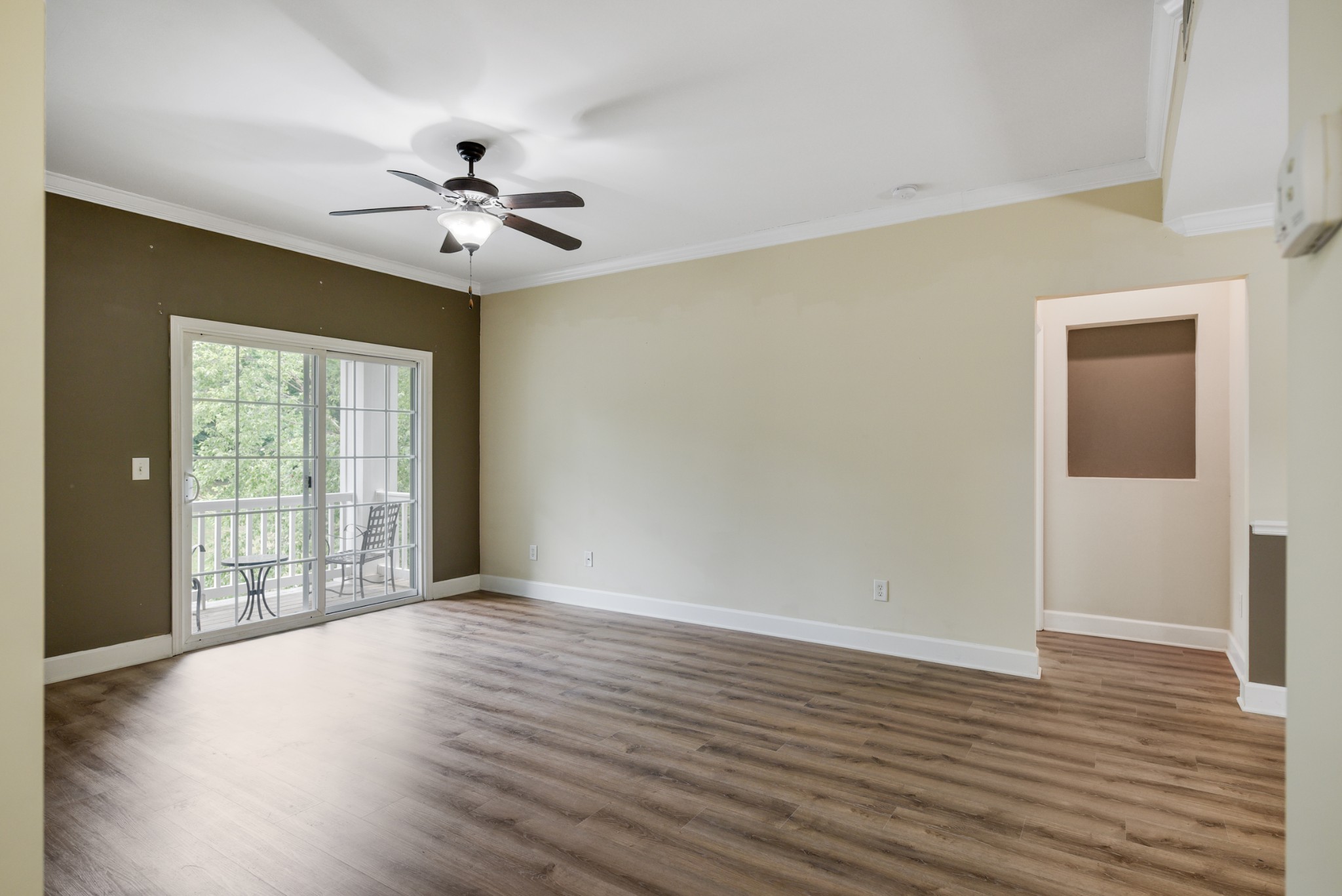 4847 Bevendean Dr Unit: 14