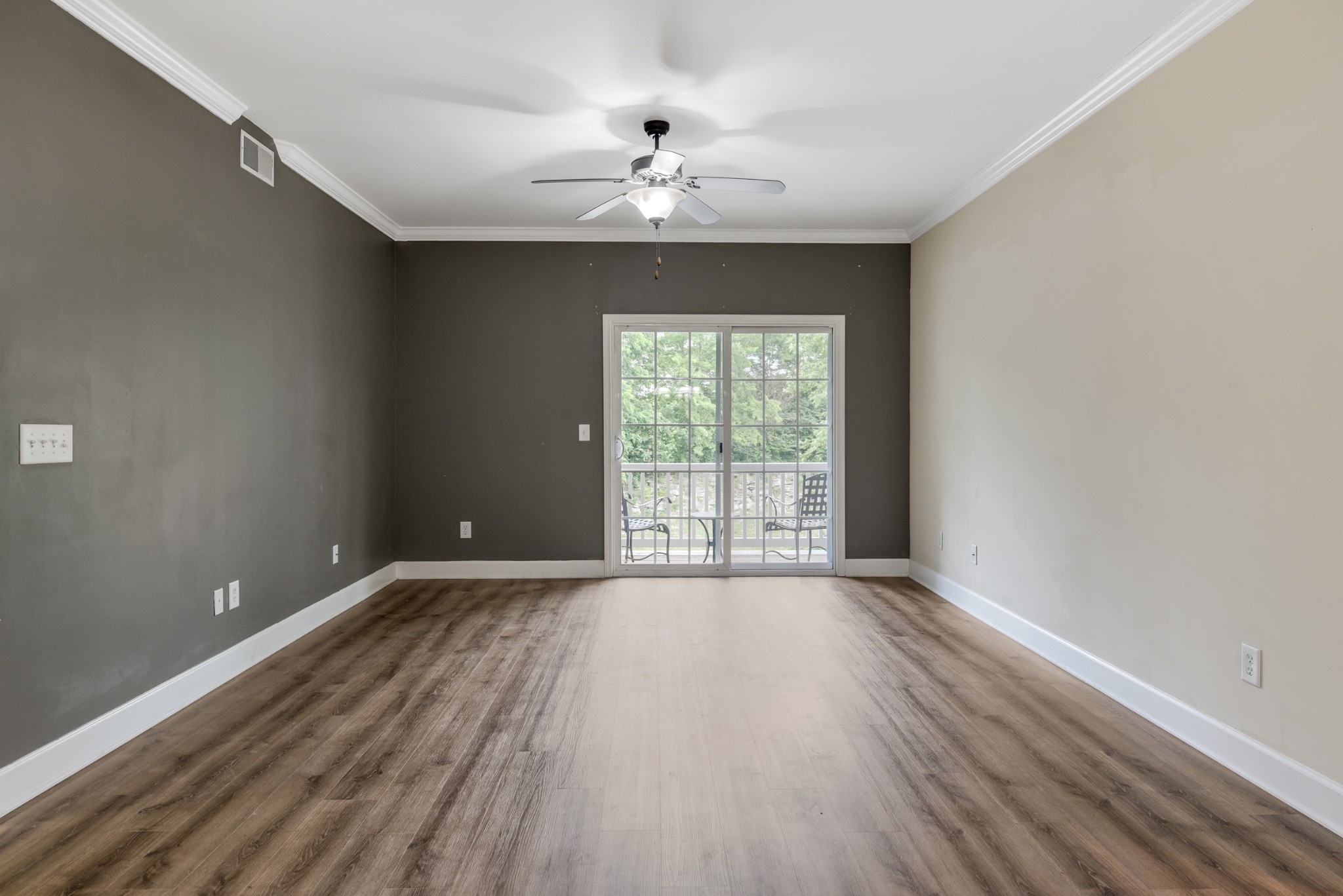 4847 Bevendean Dr Unit: 14